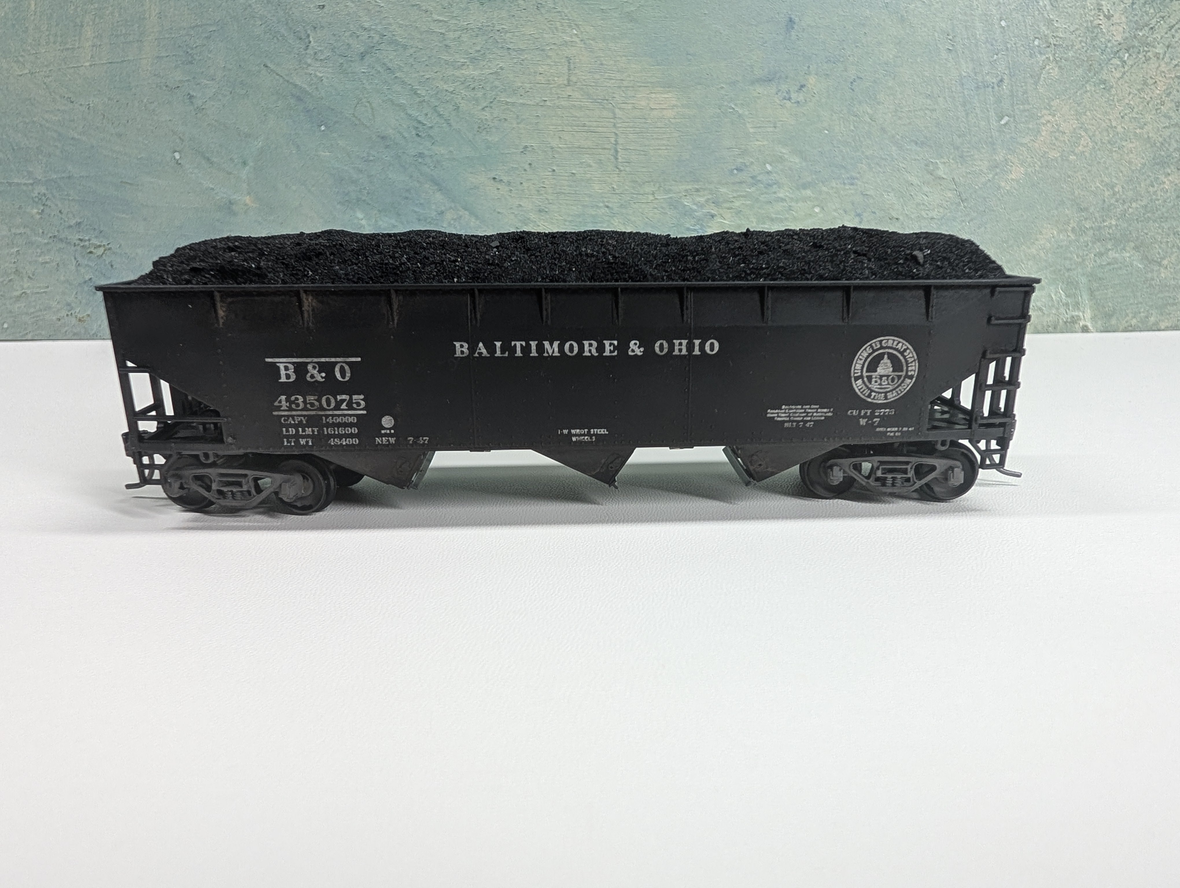 USED Stewart Hobbies HO Scale 3 Bay Open Hopper w/ Coal Load Baltimore and Ohio B&O #435075 Weathering