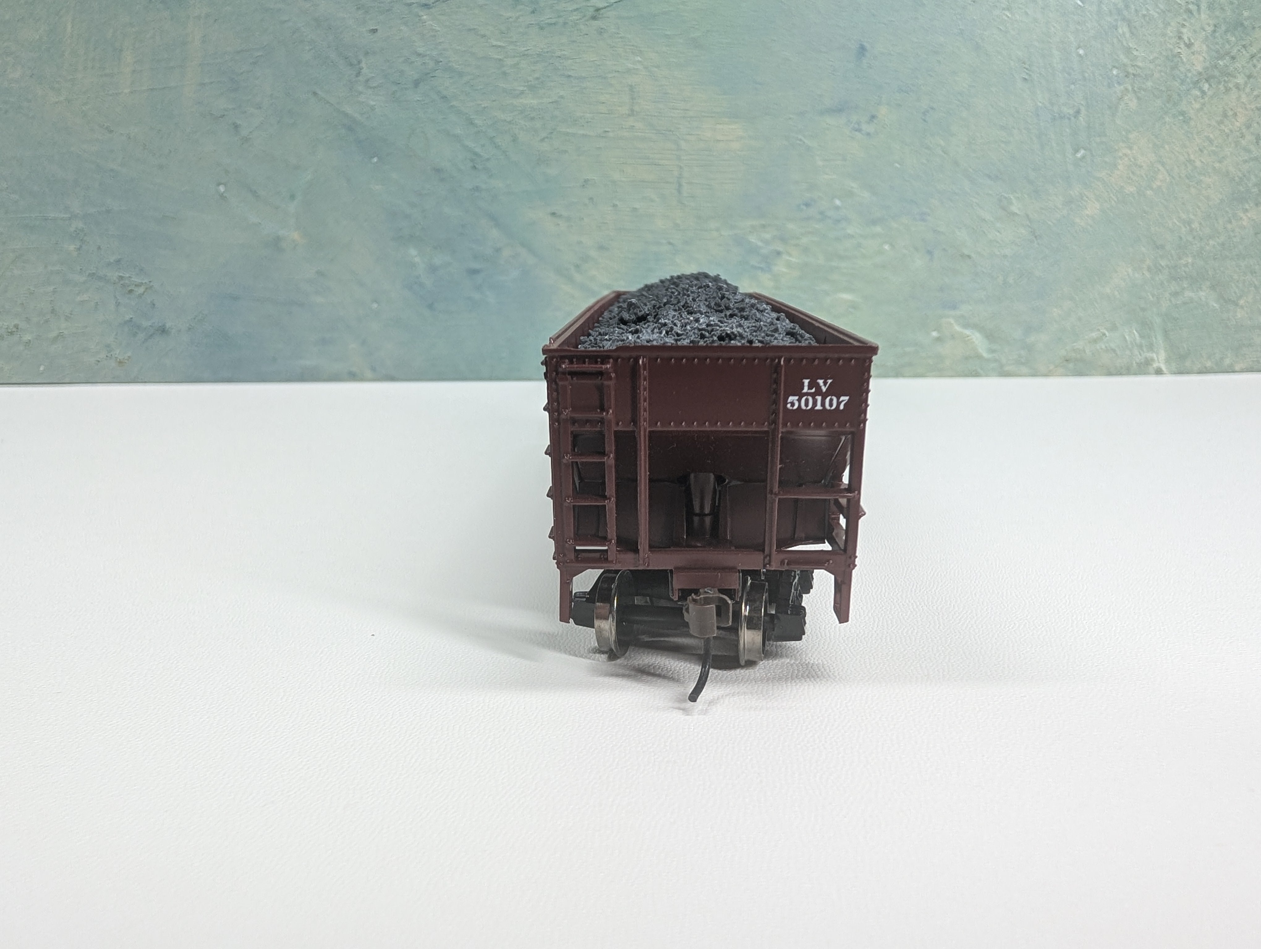 USED Athearn HO Scale 4 Bay Open Hopper w/ Coal Load Lehigh Valley LV #50107