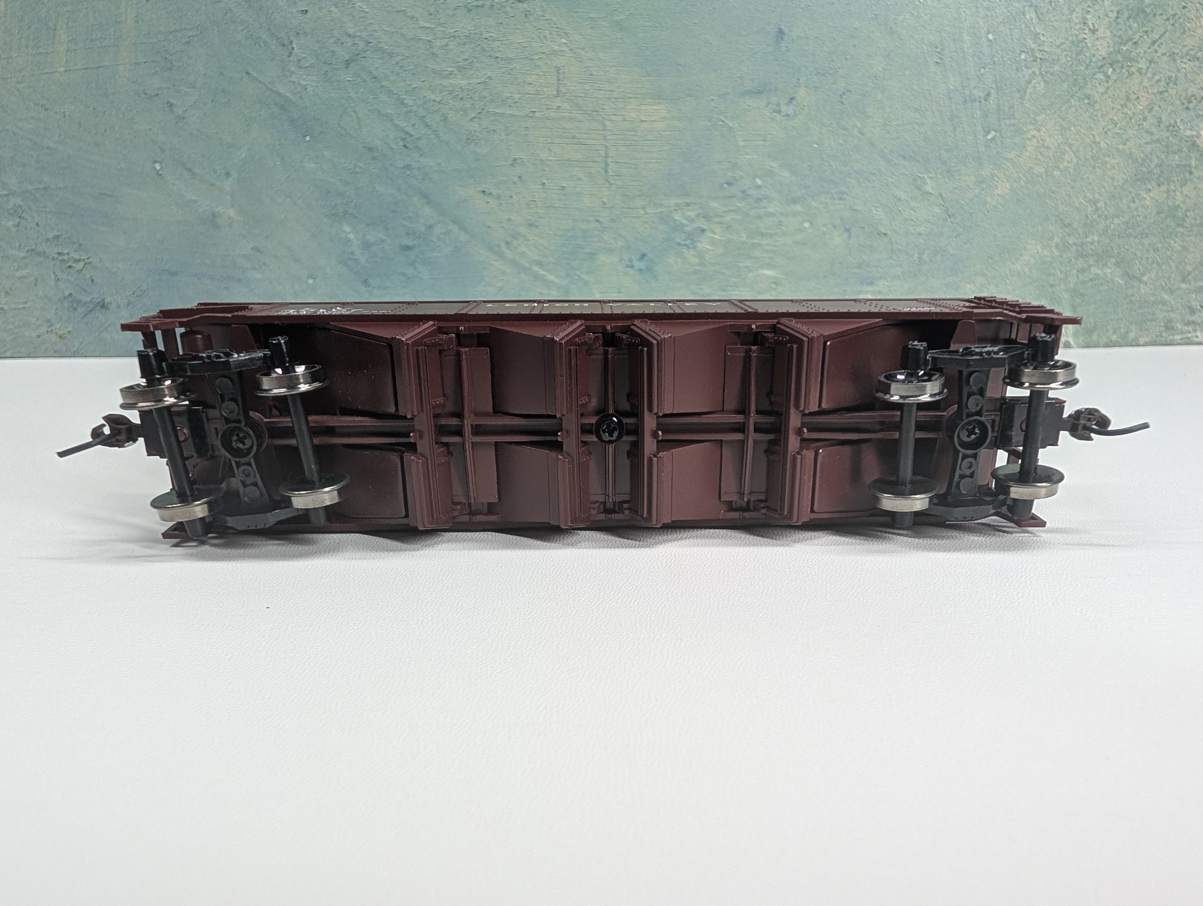 USED Athearn HO Scale 4 Bay Open Hopper w/ Coal Load Lehigh Valley LV #50107