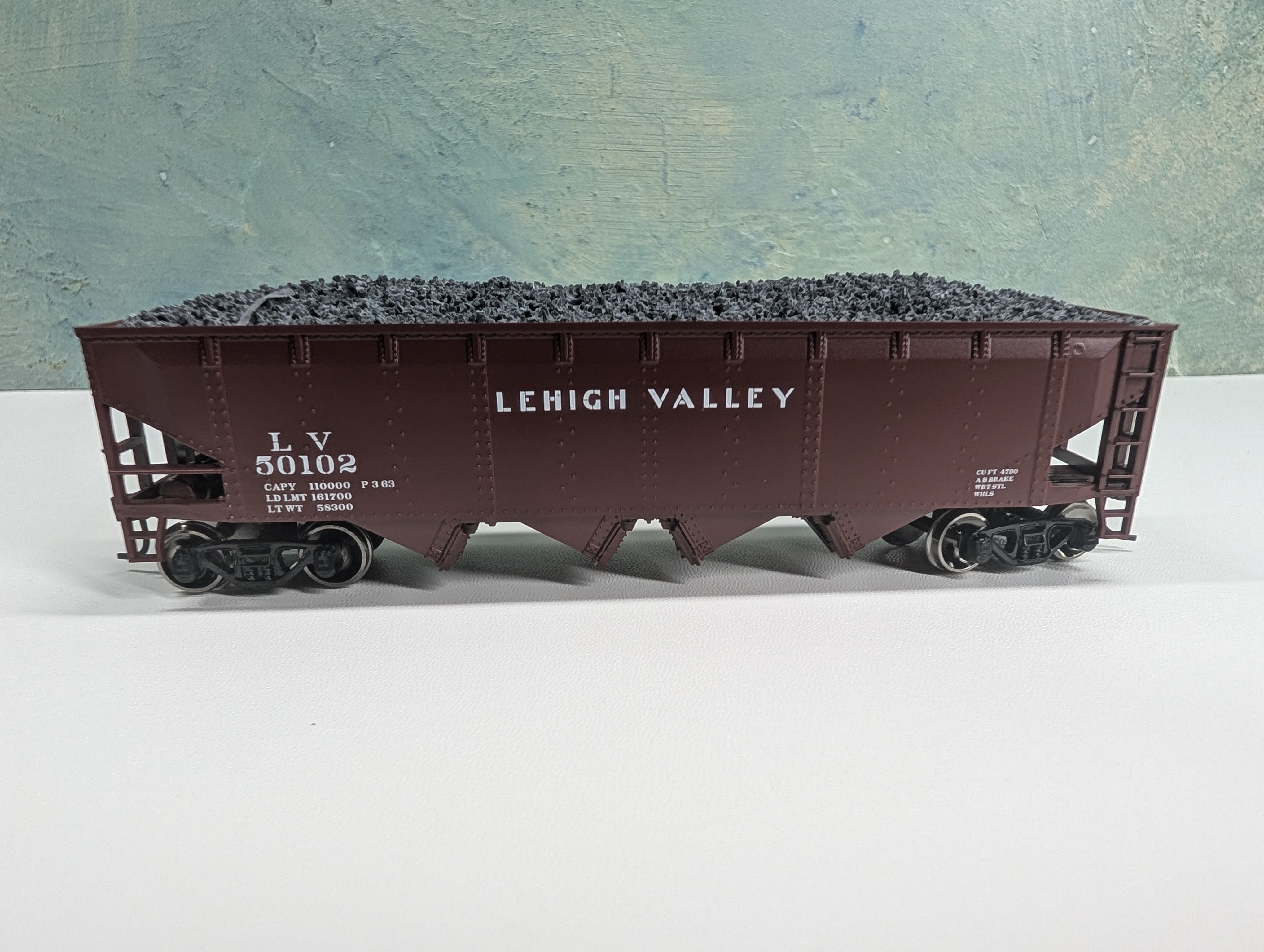 USED Athearn HO Scale 4 Bay Open Hopper w/ Coal Load Lehigh Valley LV #50102