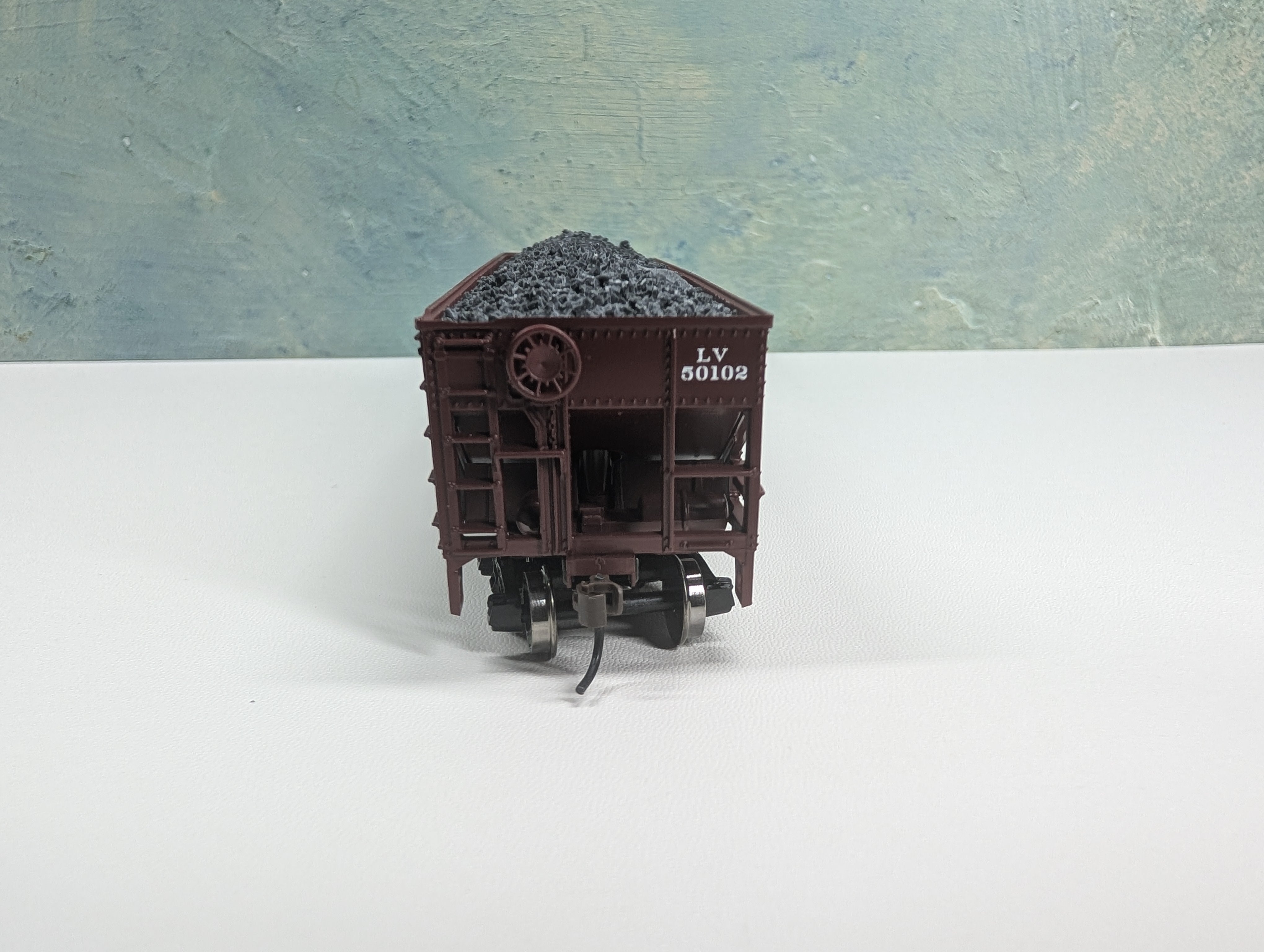 USED Athearn HO Scale 4 Bay Open Hopper w/ Coal Load Lehigh Valley LV #50102