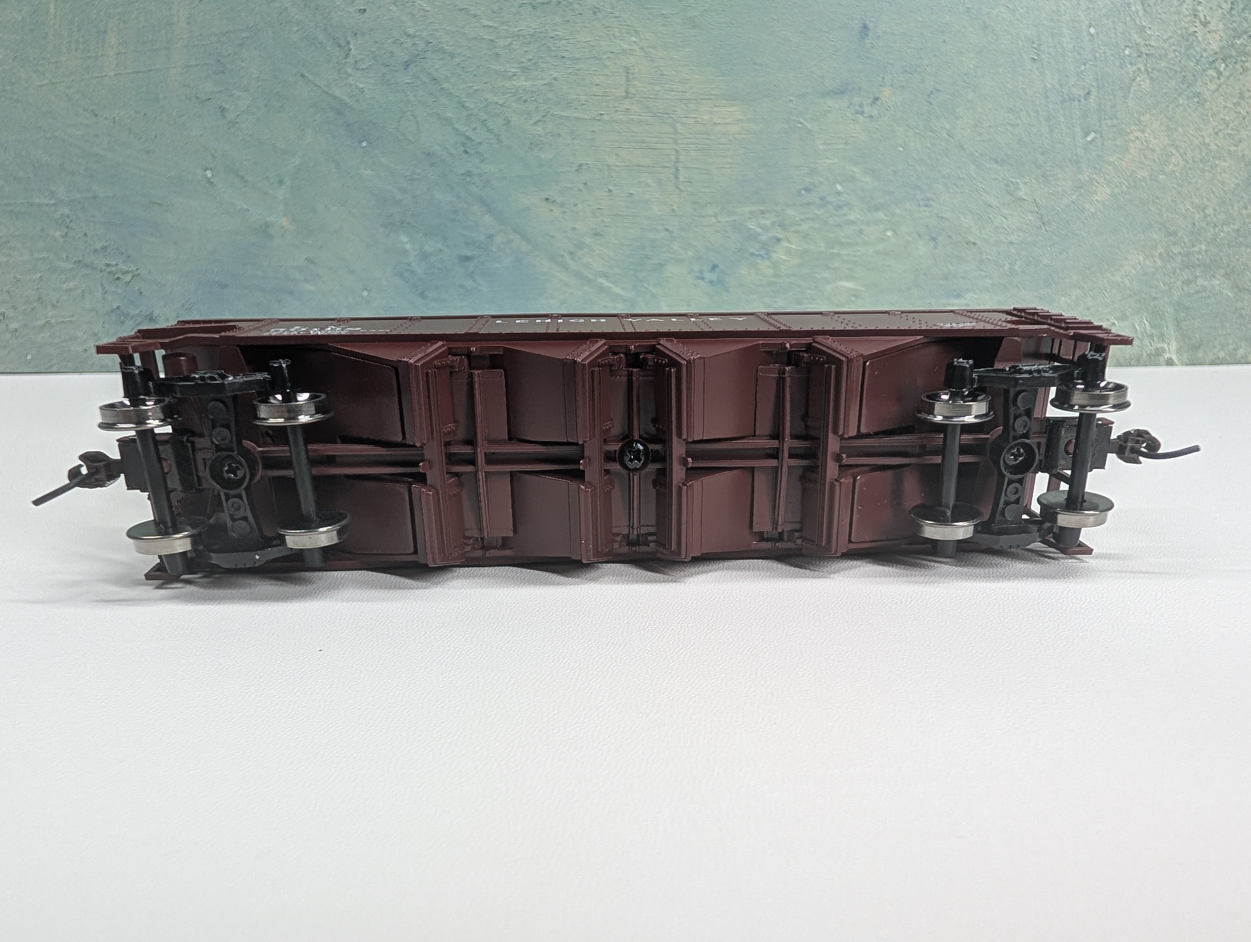USED Athearn HO Scale 4 Bay Open Hopper w/ Coal Load Lehigh Valley LV #50102