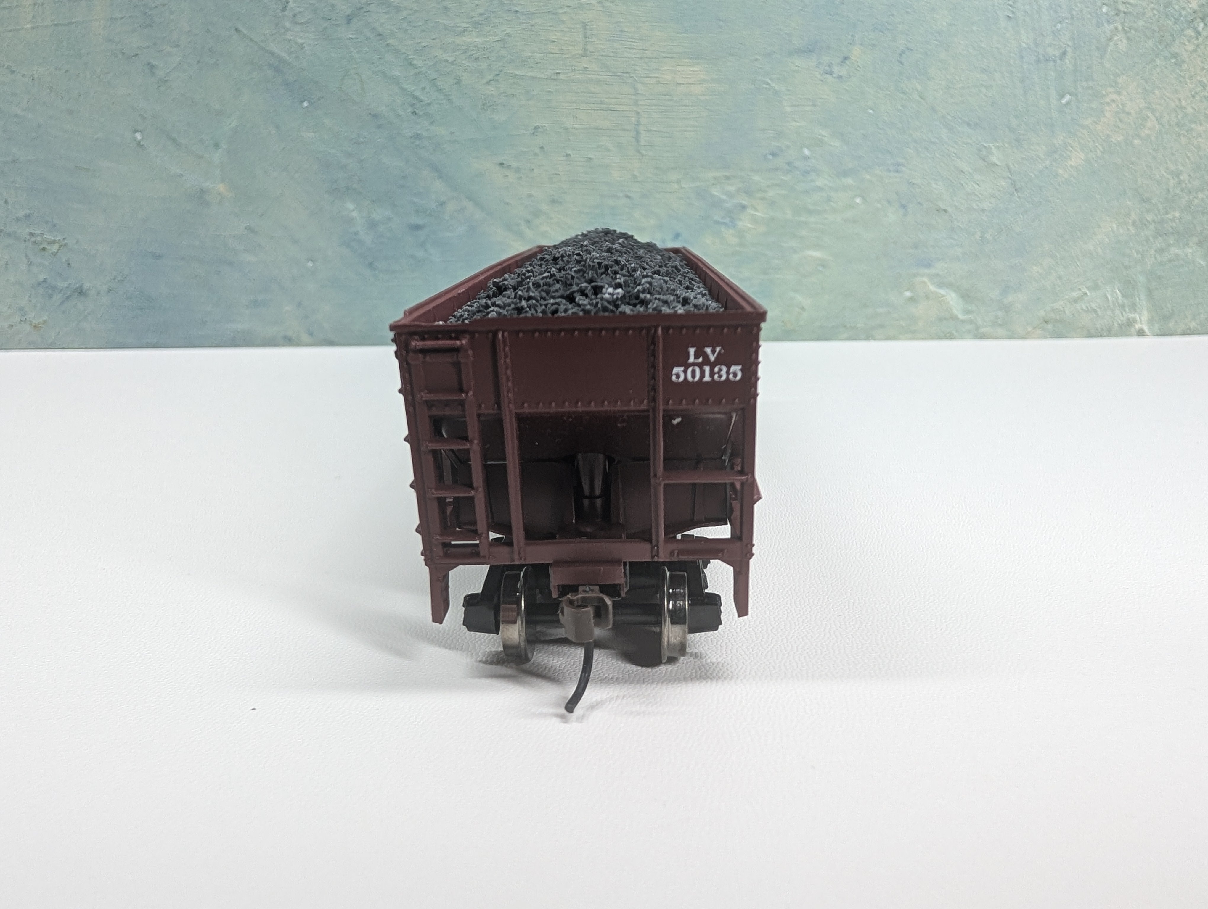 USED Athearn HO Scale 4 Bay Open Hopper w/ Coal Load Lehigh Valley LV #50135