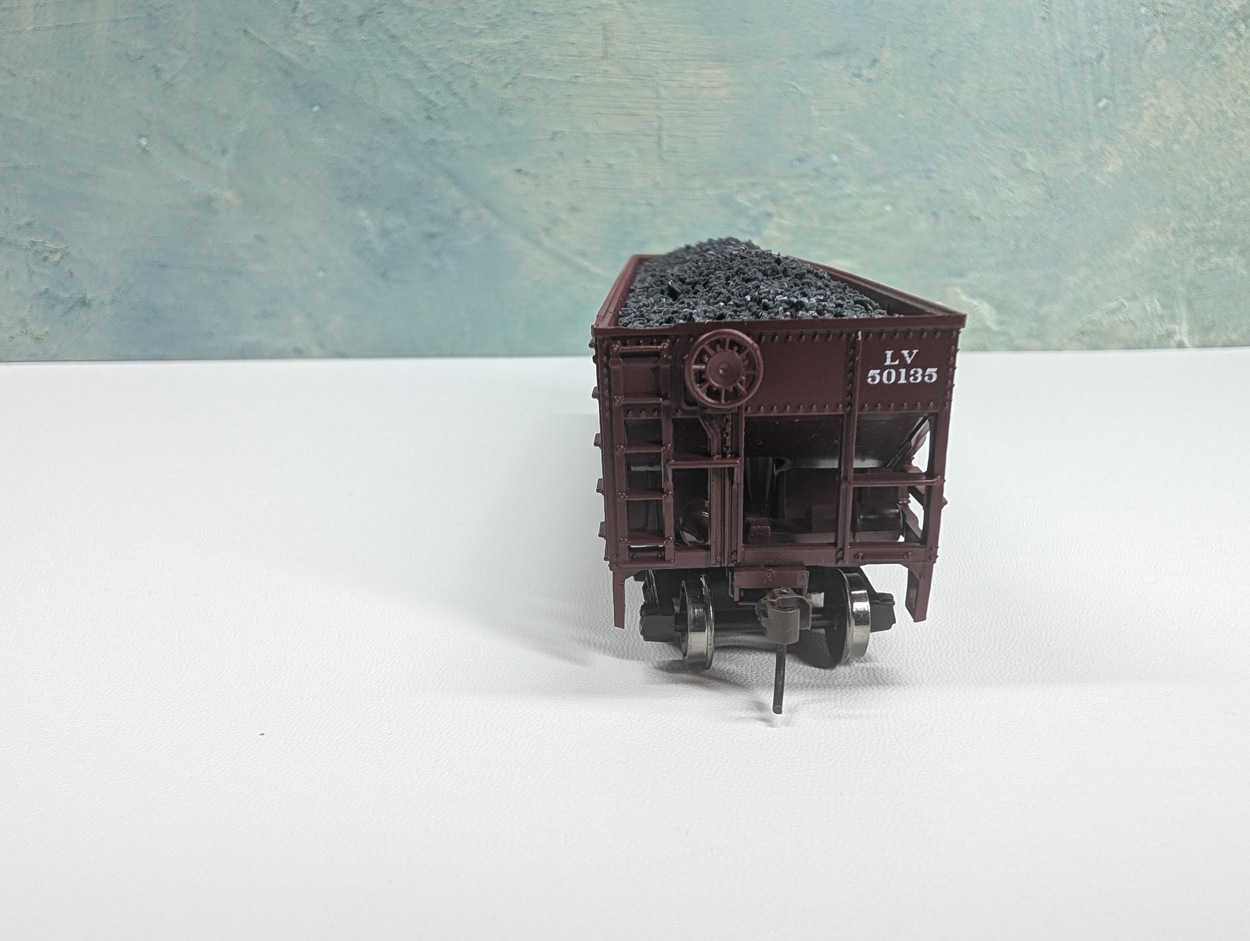 USED Athearn HO Scale 4 Bay Open Hopper w/ Coal Load Lehigh Valley LV #50135