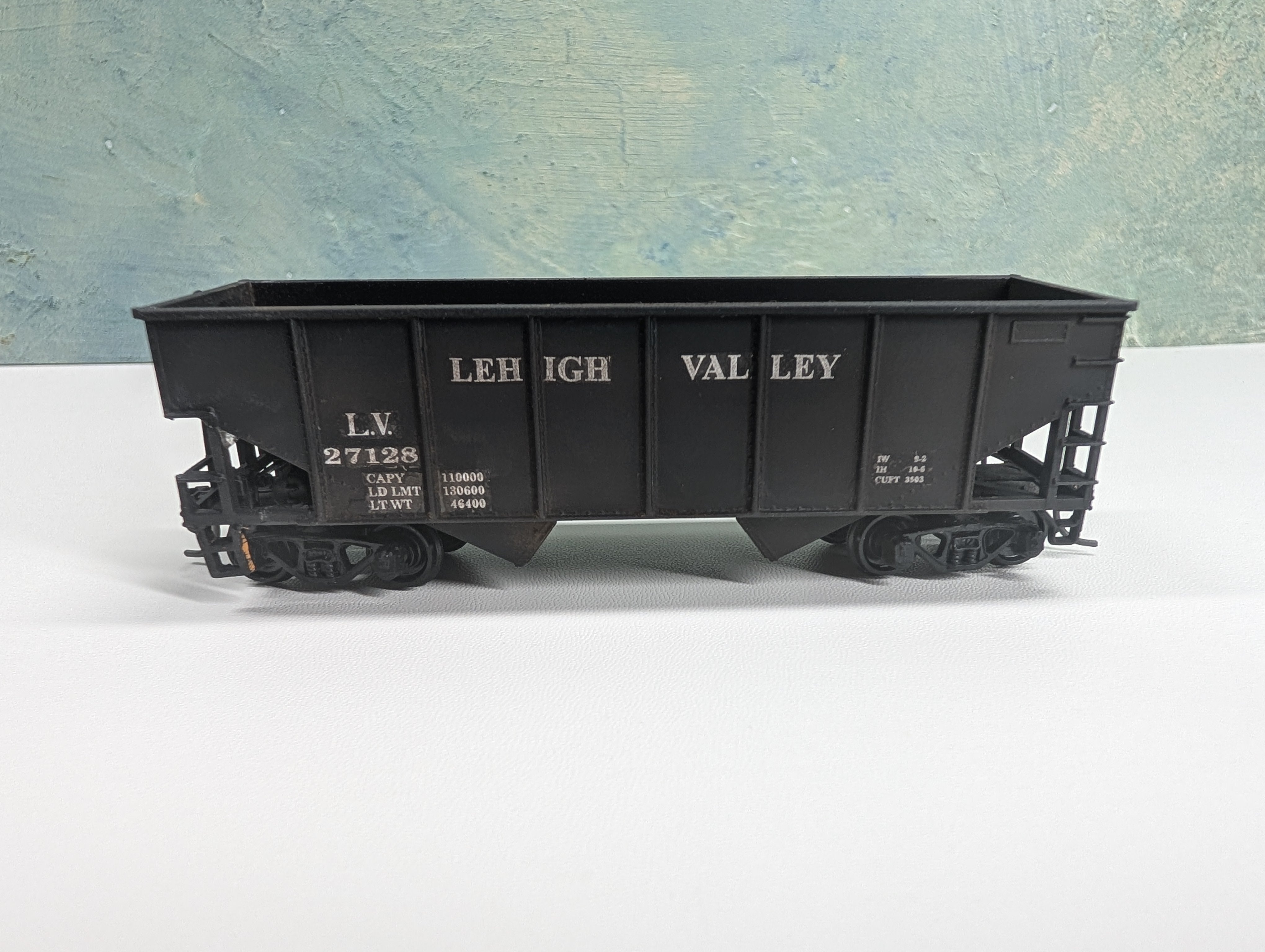 USED Athearn HO Scale 2 Bay Open Hopper Lehigh Valley LV #27128 Weathered, Decal