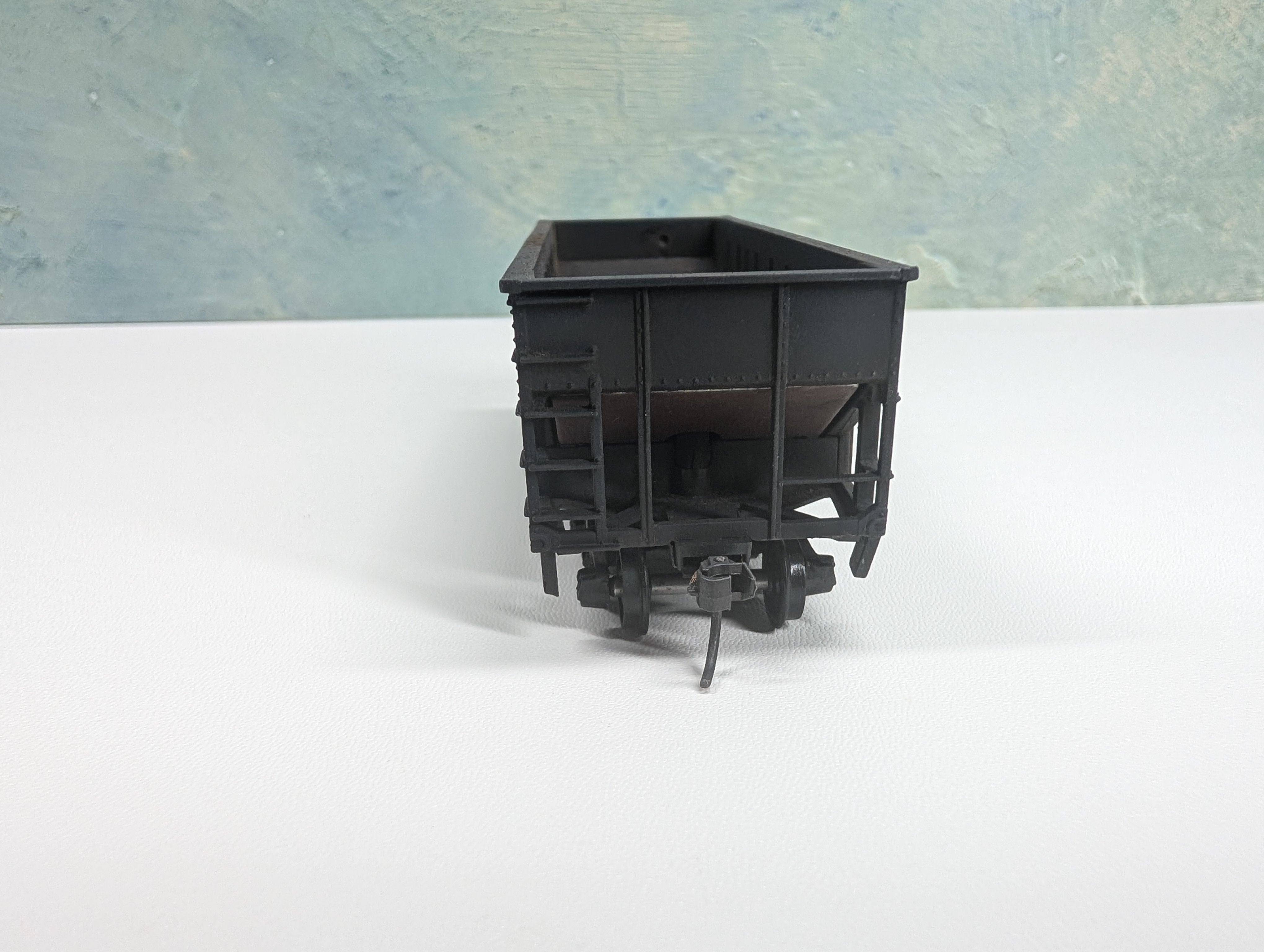 USED Athearn HO Scale 2 Bay Open Hopper Lehigh Valley LV #27128 Weathered, Decal