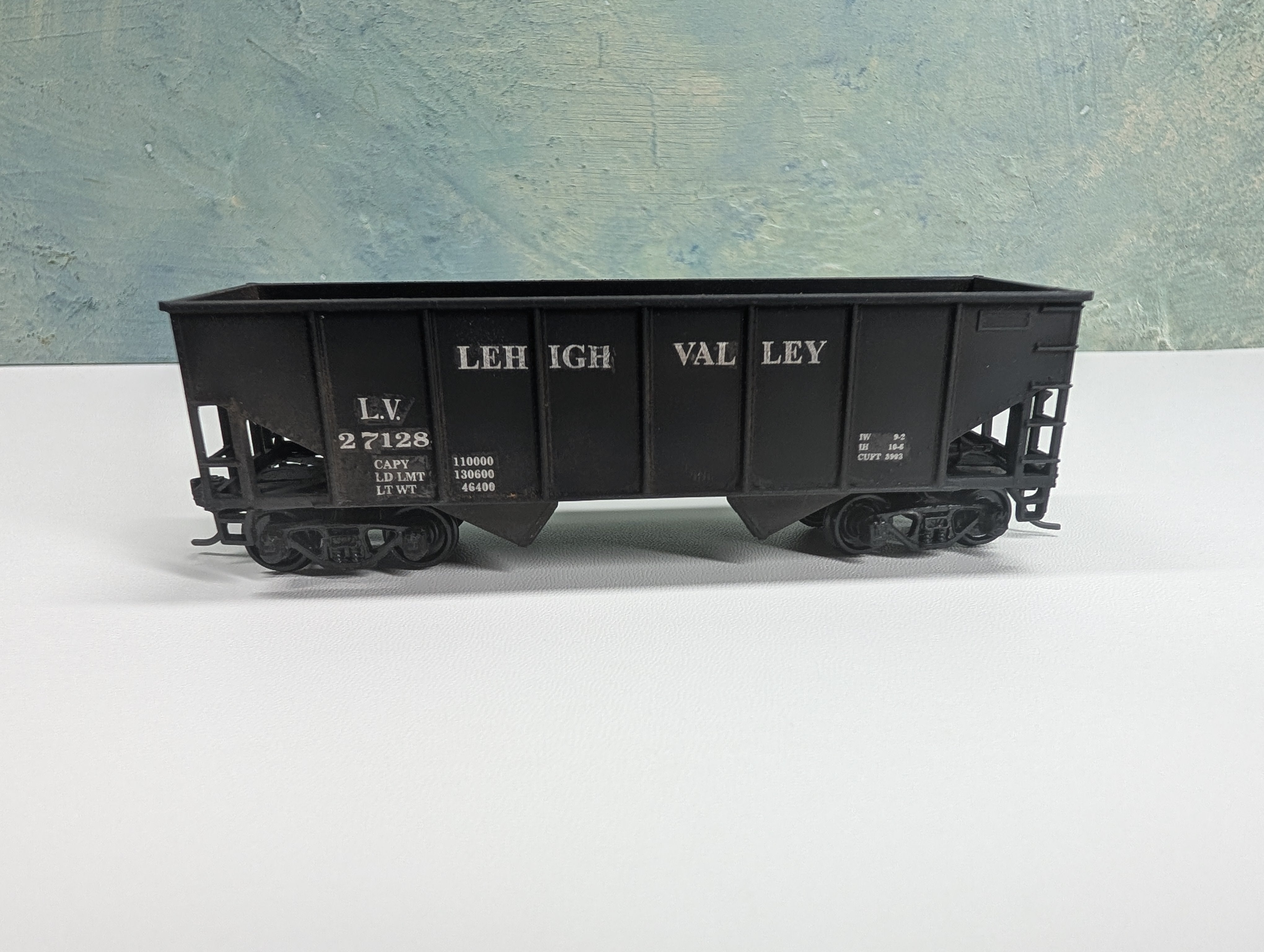 USED Athearn HO Scale 2 Bay Open Hopper Lehigh Valley LV #27128 Weathered, Decal