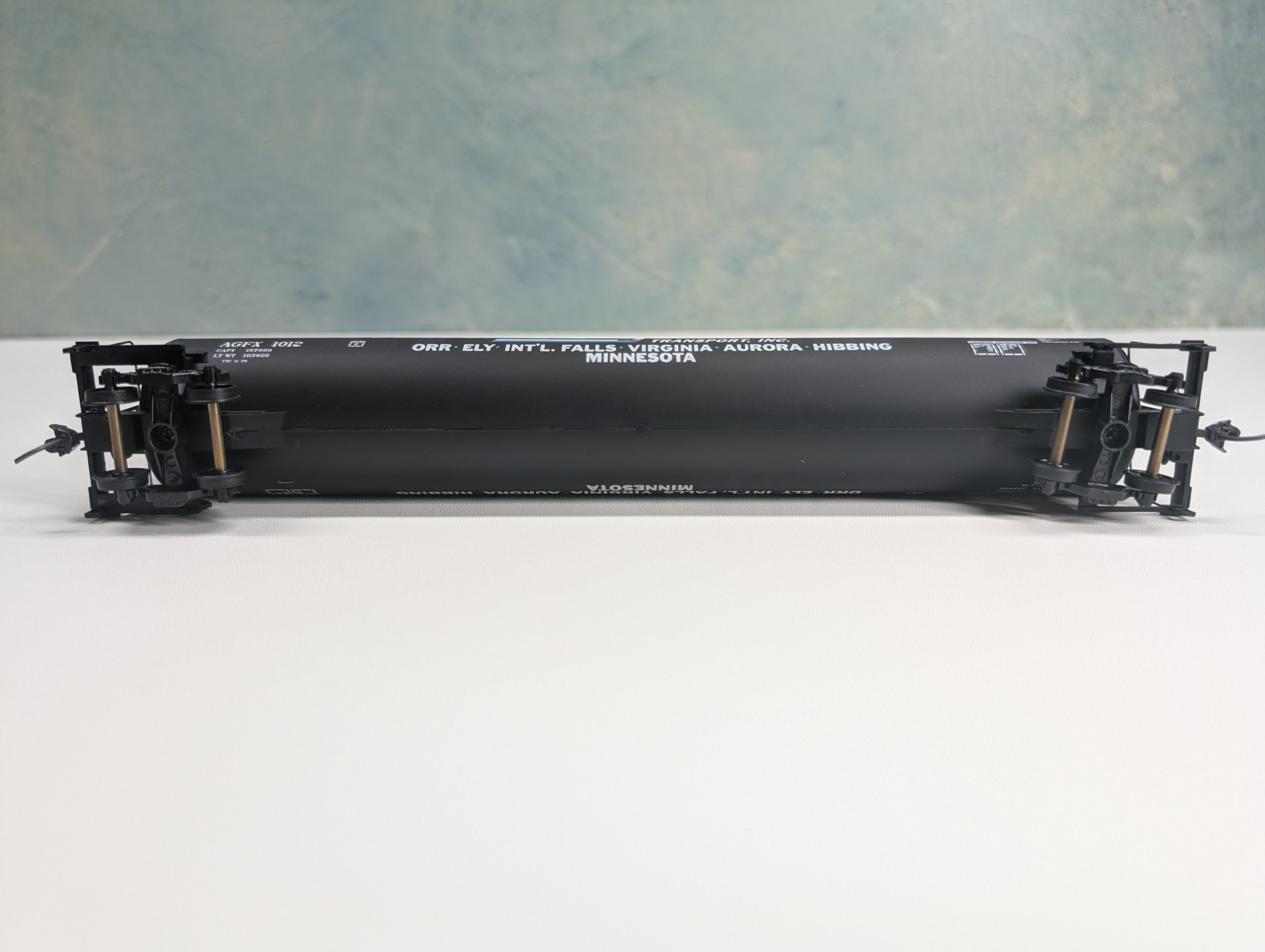 USED Walthers 932-7302 HO Scale 33k Gal LPG Tank Car Anchor Gas and Fuel AGFX #1012