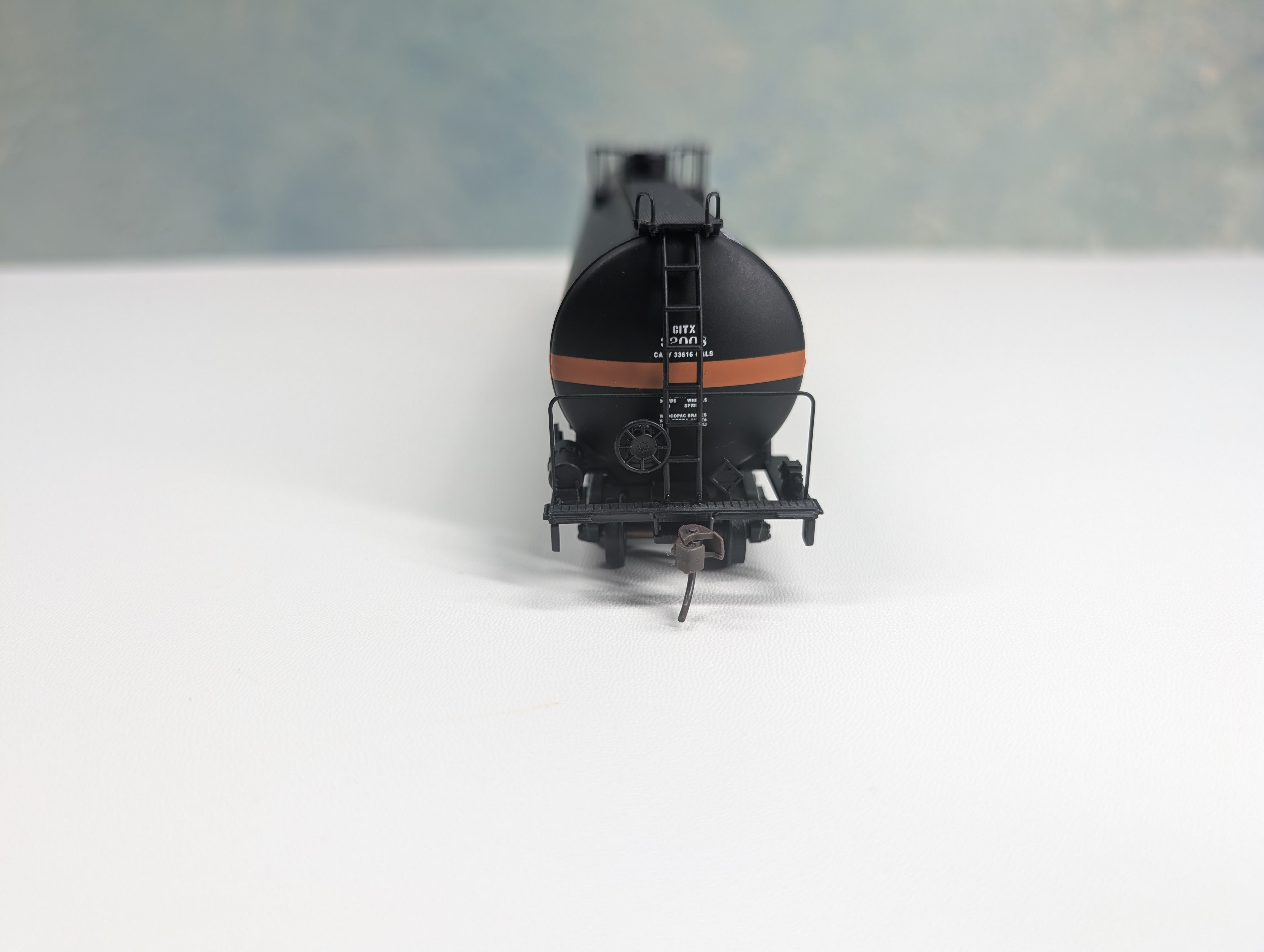 USED Walthers 932-7304 HO Scale 33k Gal LPG Tank Car Cities Service CITX #32008