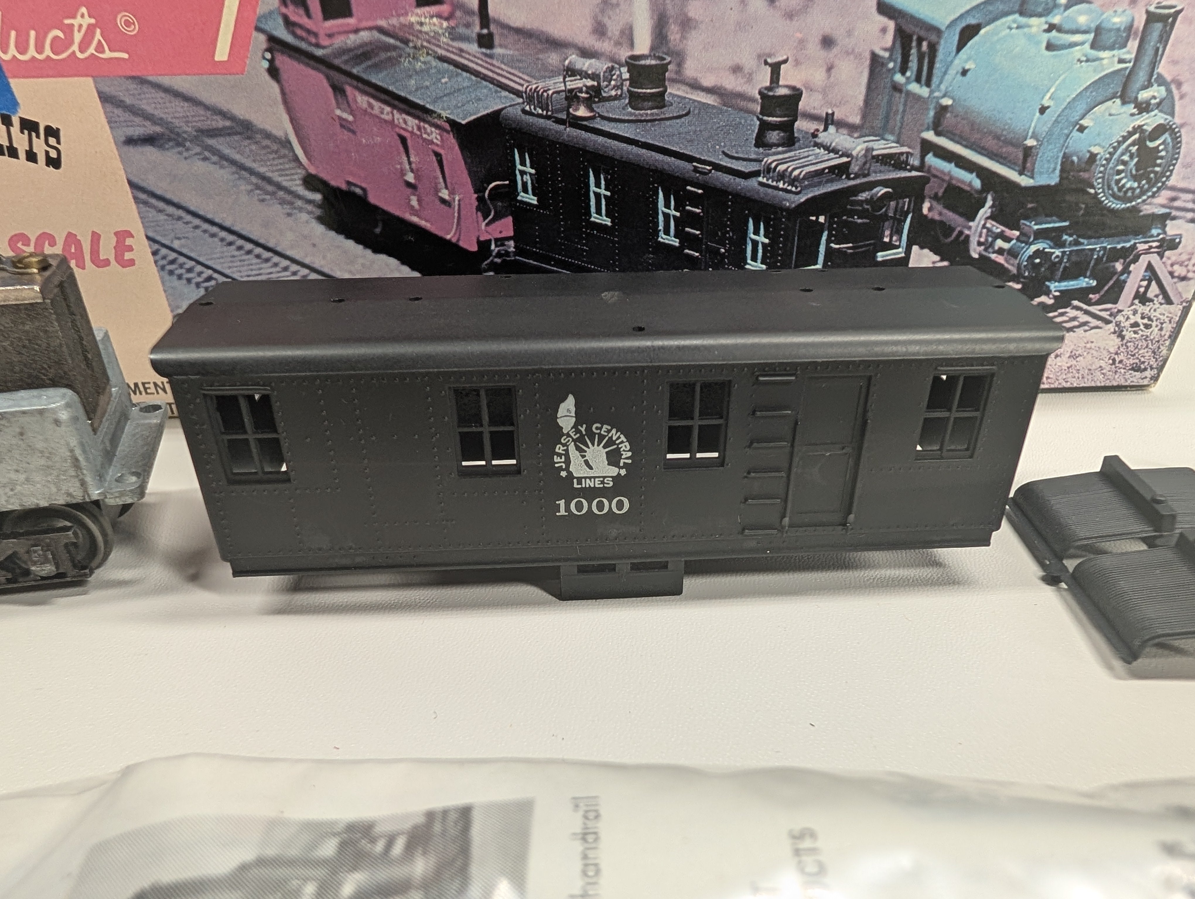 USED Roundhouse HO Scale Flywheel Diesel Track Cleaner Jersey Central Lines #1000 KIT