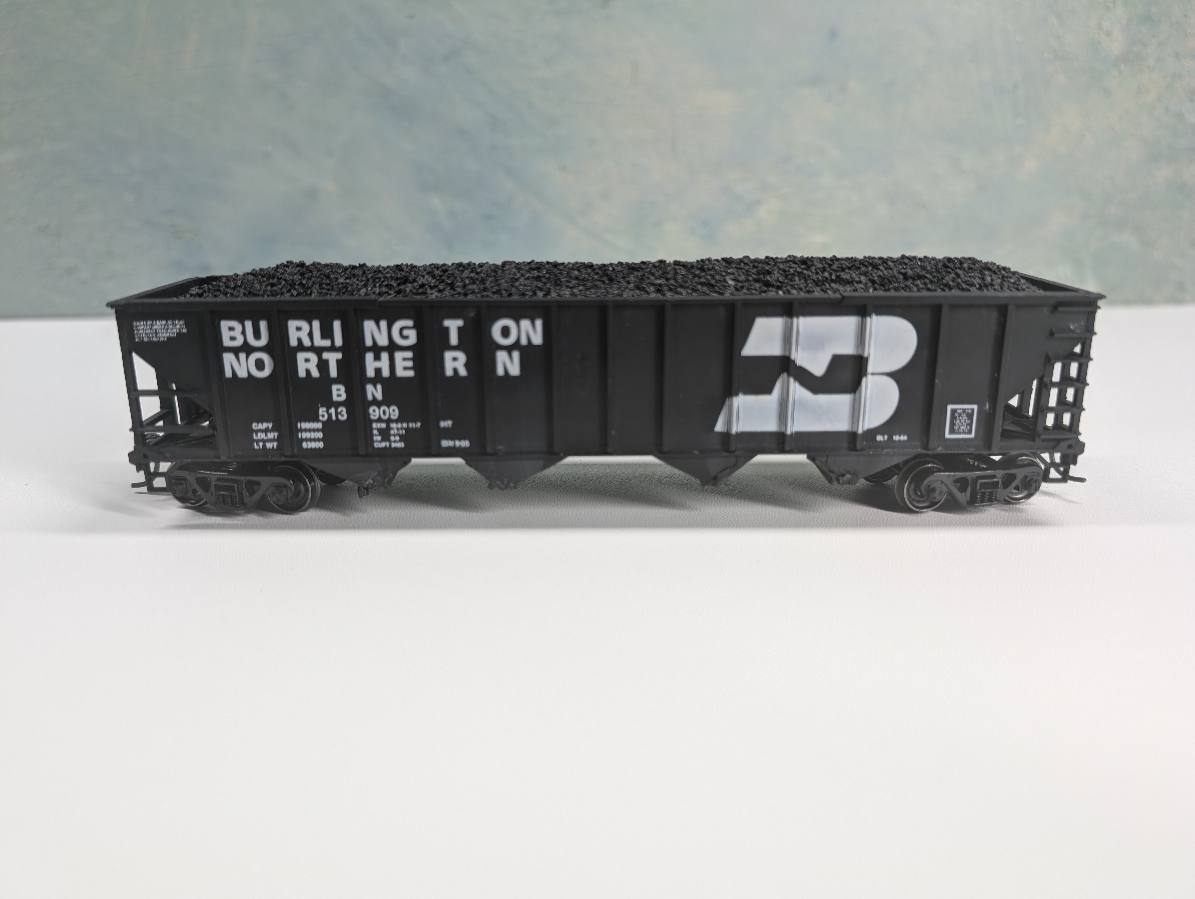 USED HO Scale 4 Bay Coal Hopper Burlington Northern BN #513909