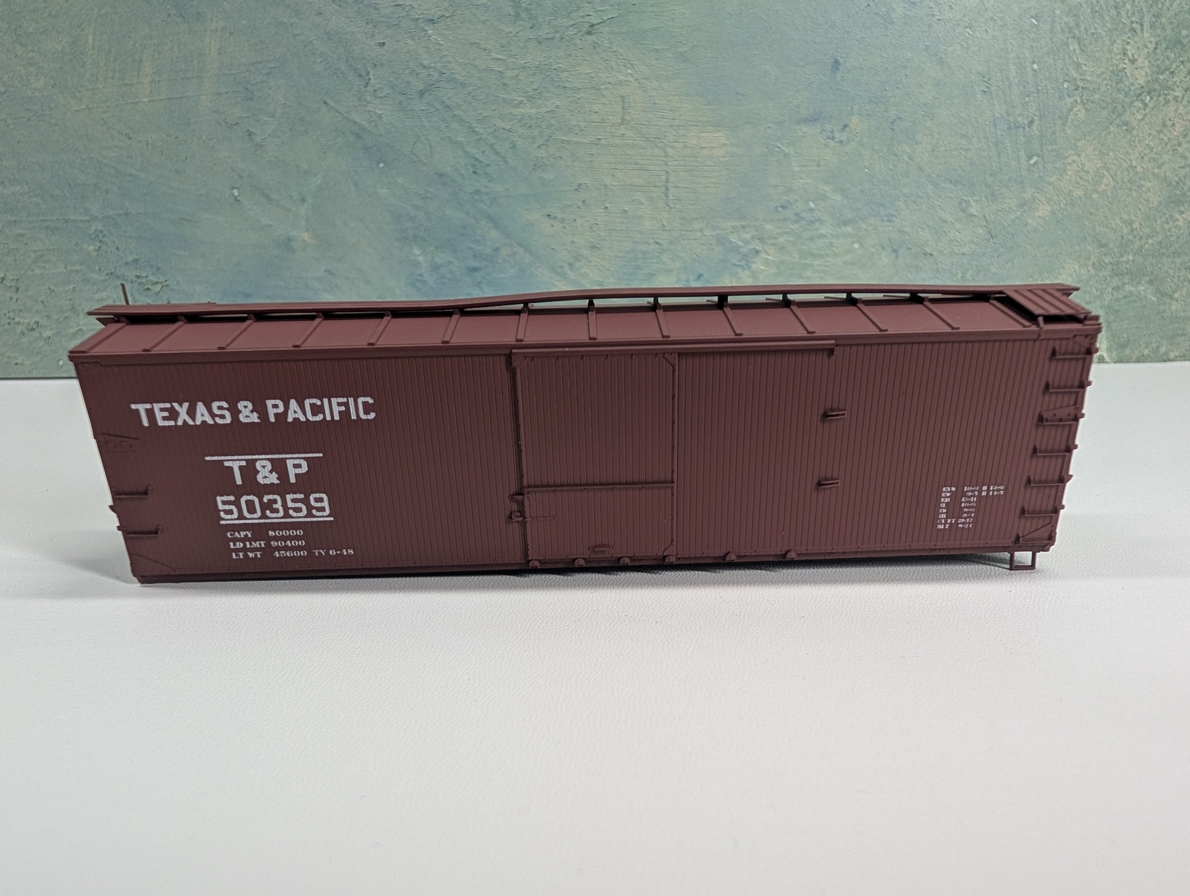 USED Accurail 4618 HO Scale 40' USRA Double Sheath Box Car Texas and Pacific T&P #50359 Started KIT
