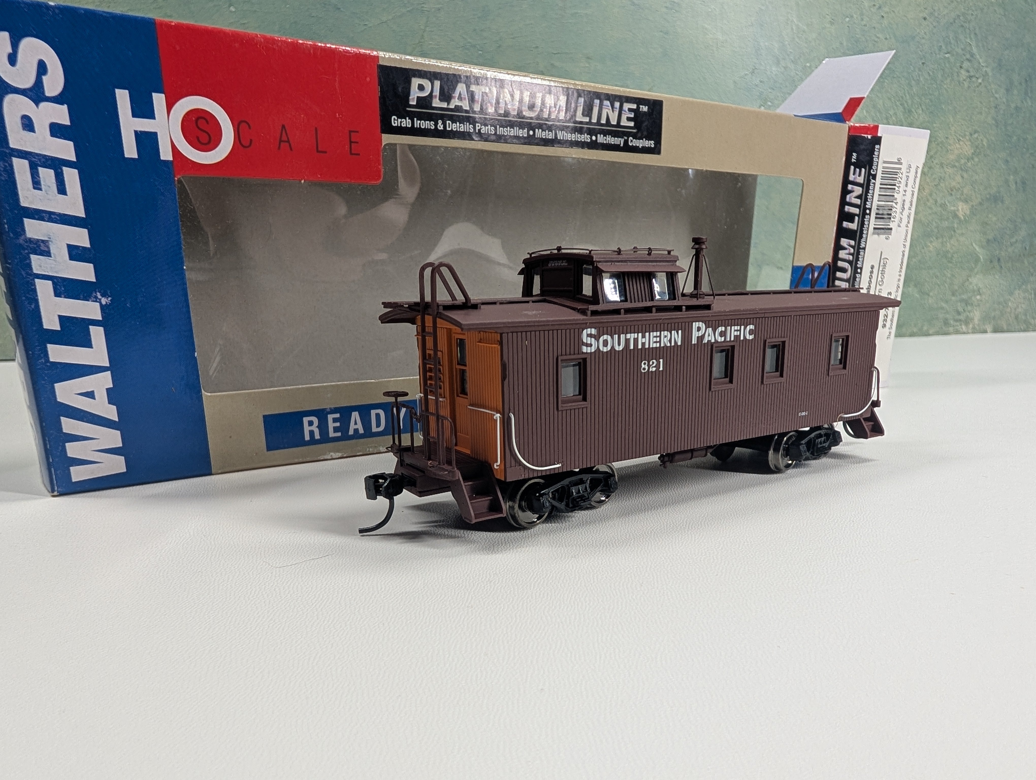 USED Walthers 932-7613 HO Scale C-30-1 Wood Caboose Southern Pacific #821