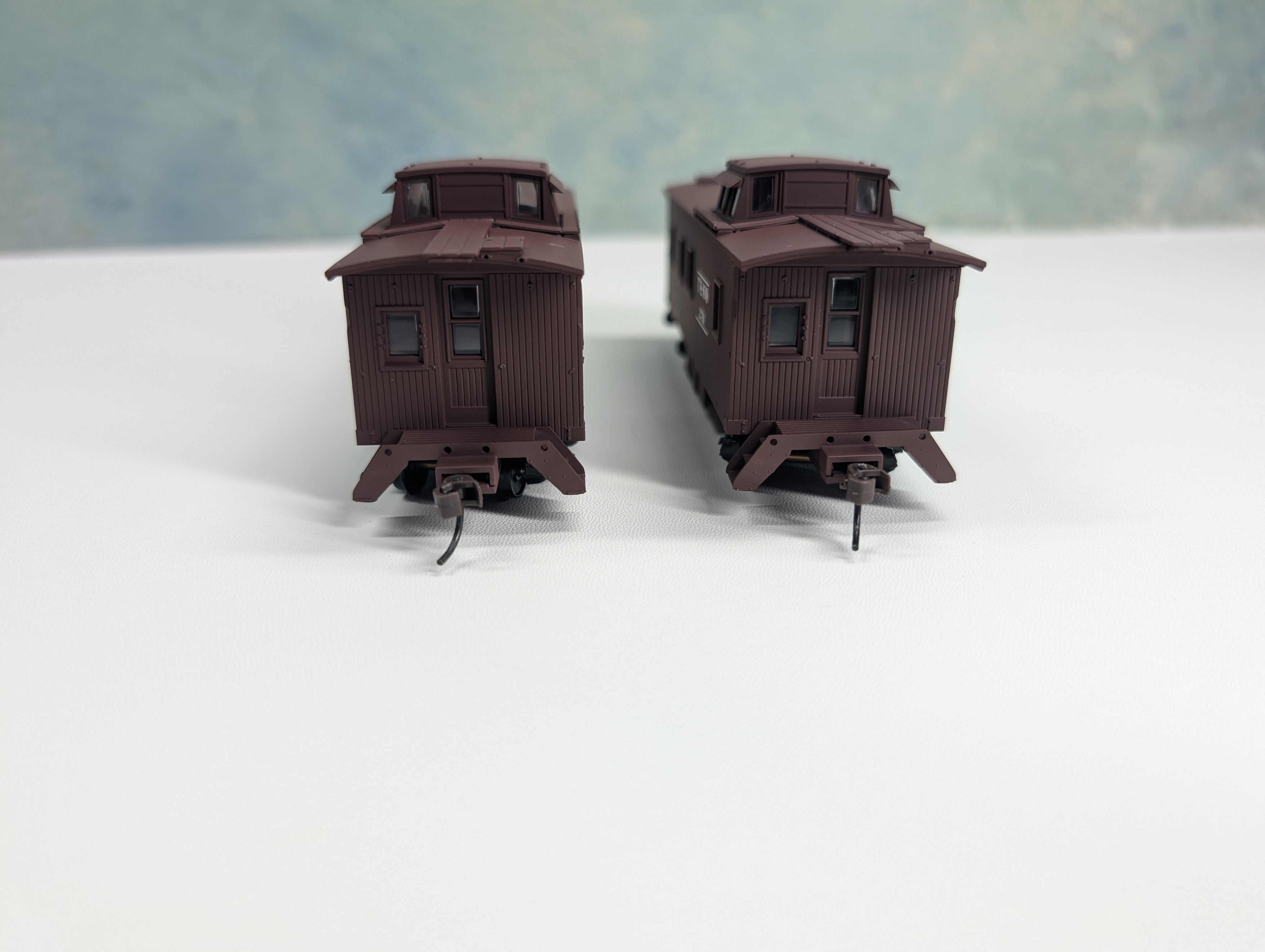 USED Walthers 932-27604 HO Scale C-30-1 Wood Caboose 2 Car Pack Southern Pacific T&NO #342, 276