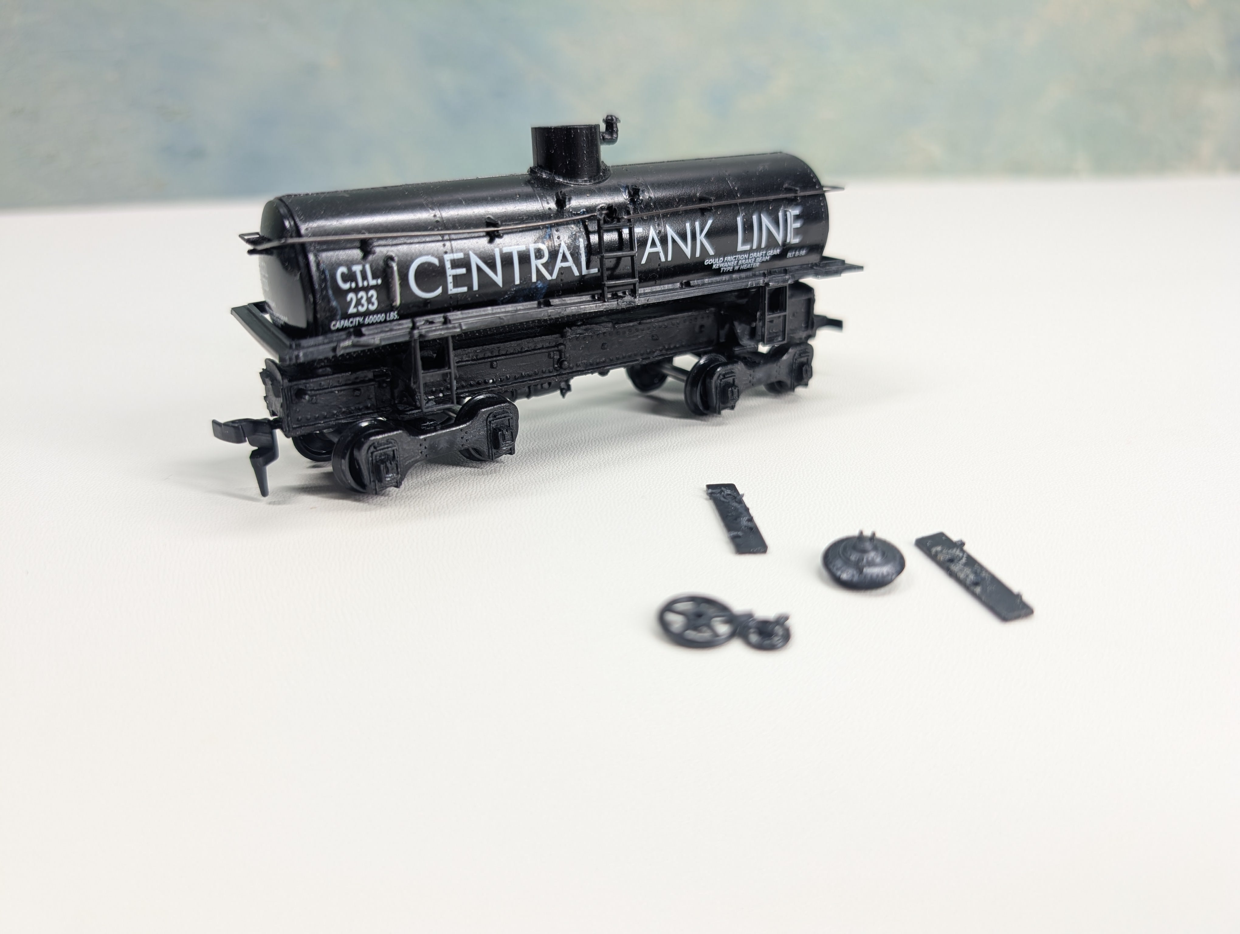 USED Roundhouse 3373 HO Scale 26' Tank Car Central Tank Line CTI #233