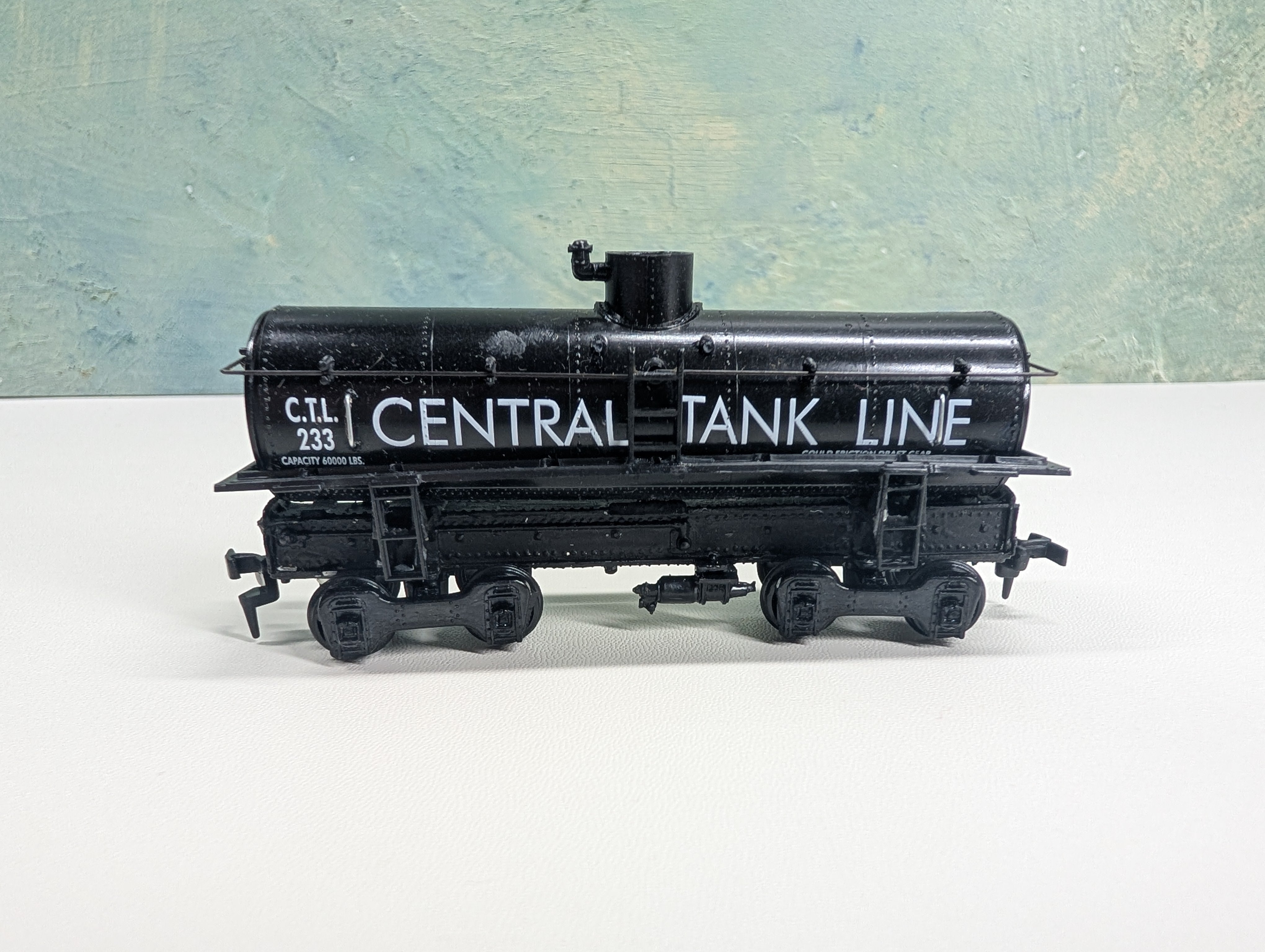 USED Roundhouse 3373 HO Scale 26' Tank Car Central Tank Line CTI #233