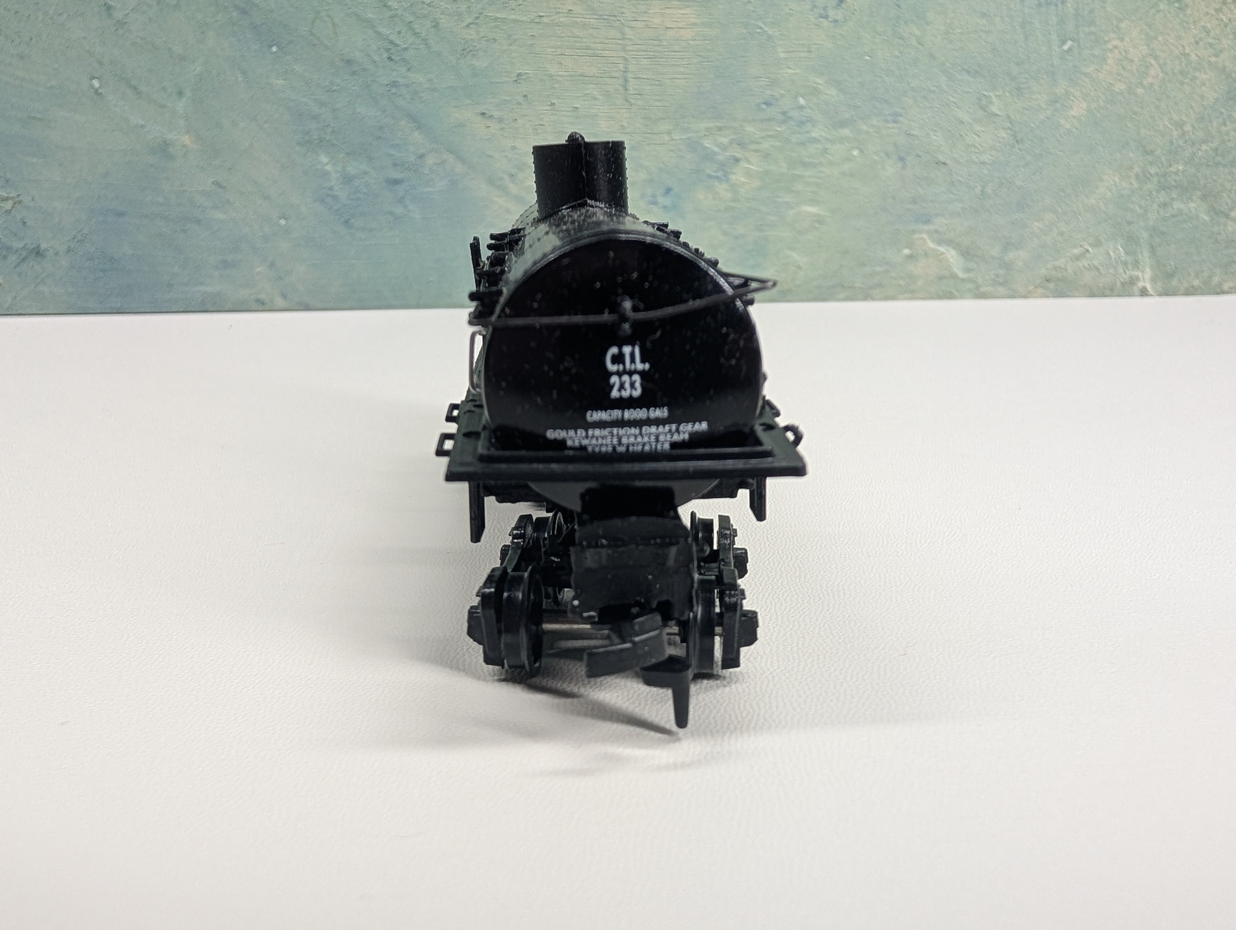 USED Roundhouse 3373 HO Scale 26' Tank Car Central Tank Line CTI #233