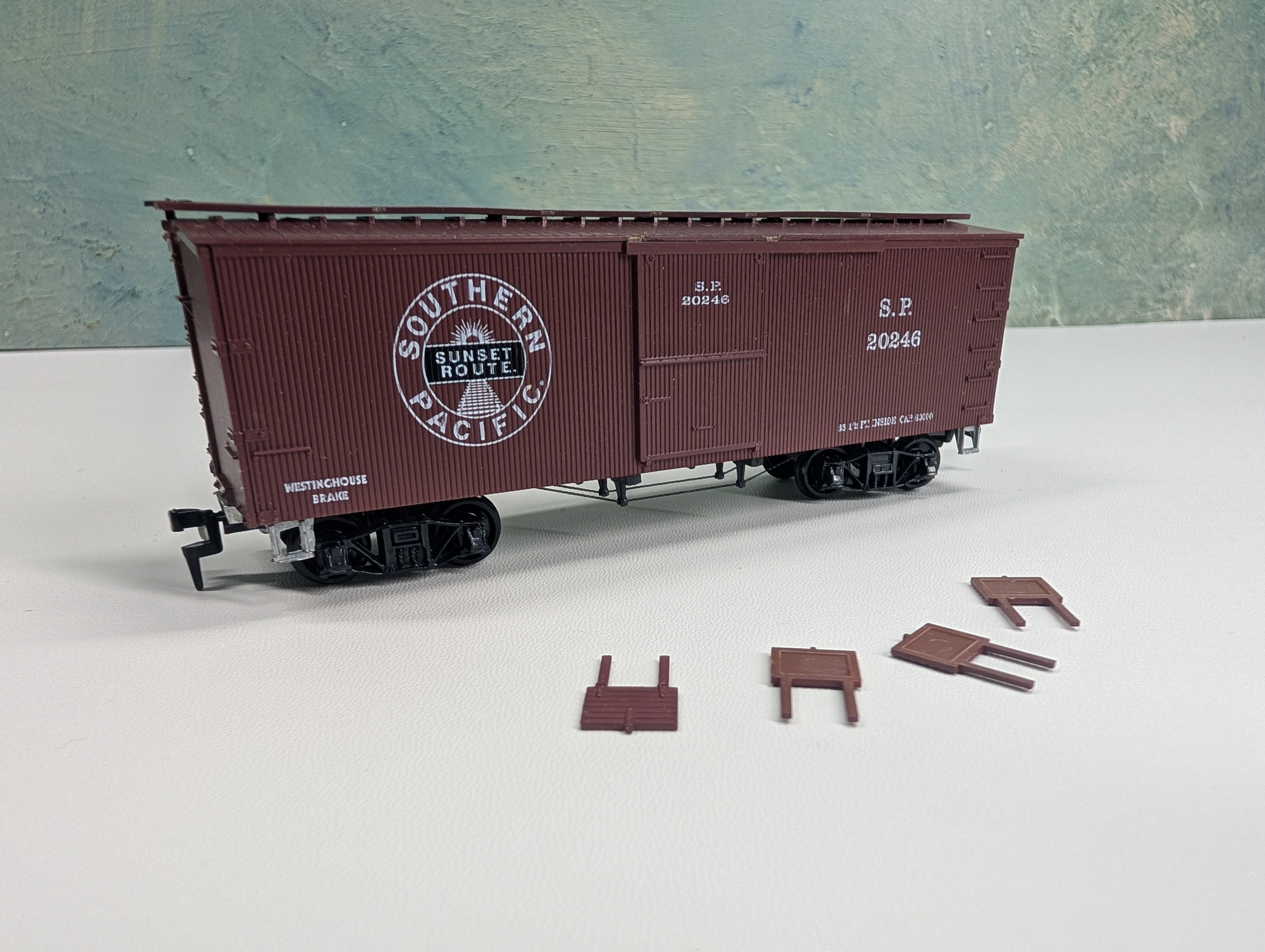USED Roundhouse 3281 HO Scale 36' Wooden Box Car Southern Pacific SP #20246