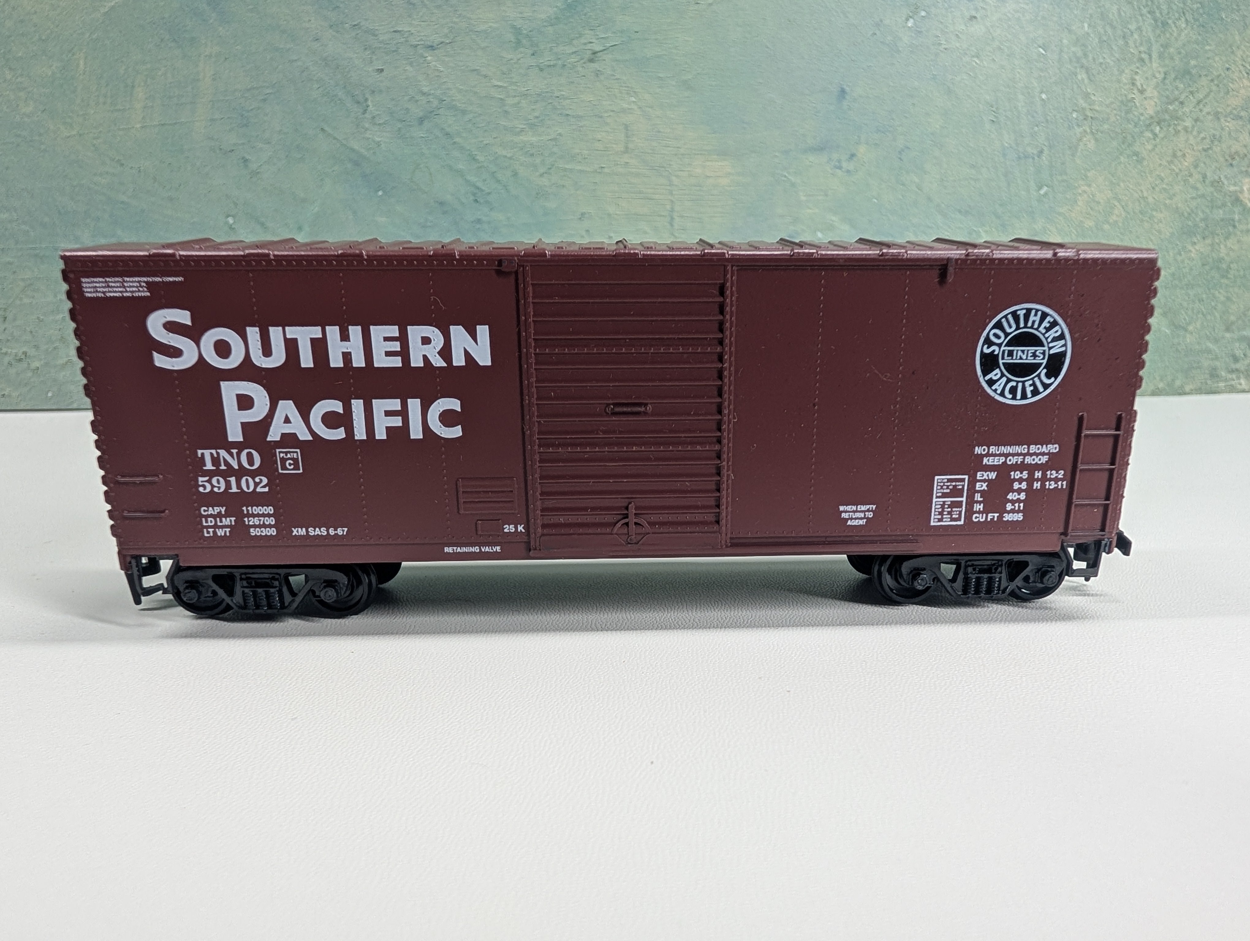 USED Roundhouse 1101 HO Scale 40' AAR Modern Box Car Southern Pacific TNO #59102