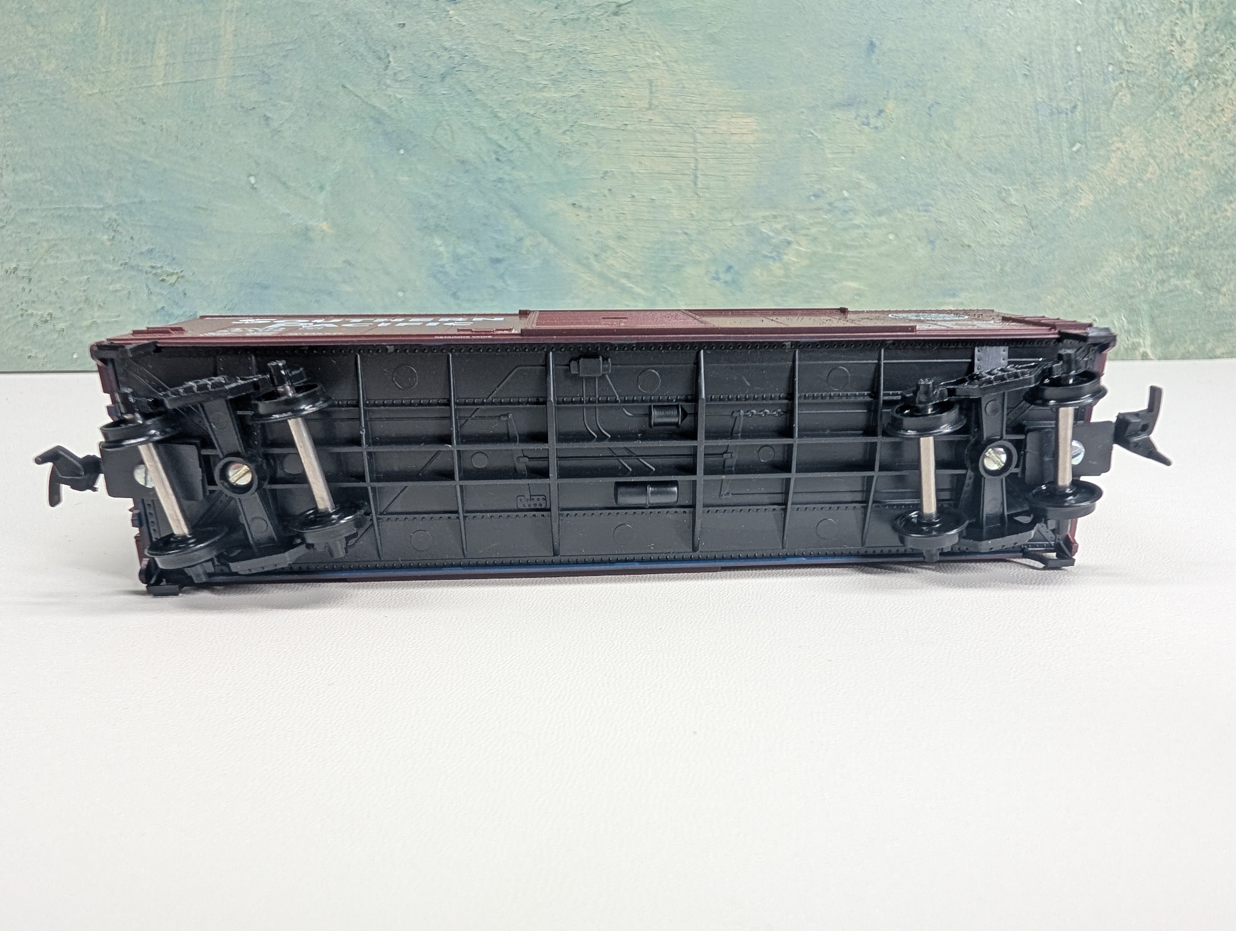 USED Roundhouse 1101 HO Scale 40' AAR Modern Box Car Southern Pacific TNO #59102