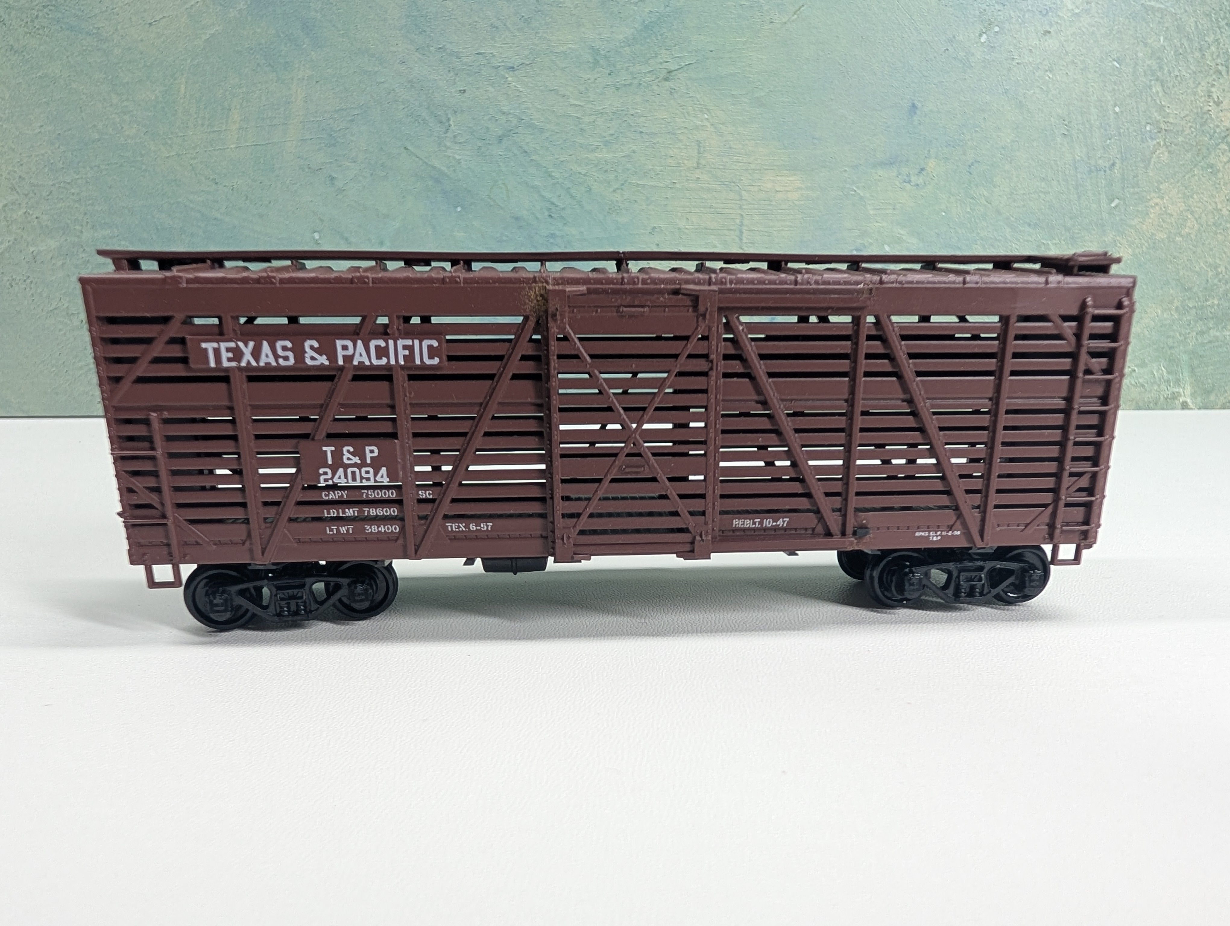 USED Athearn 1773 HO Scale 40' Stock Car Texas and Pacific T&P #24094