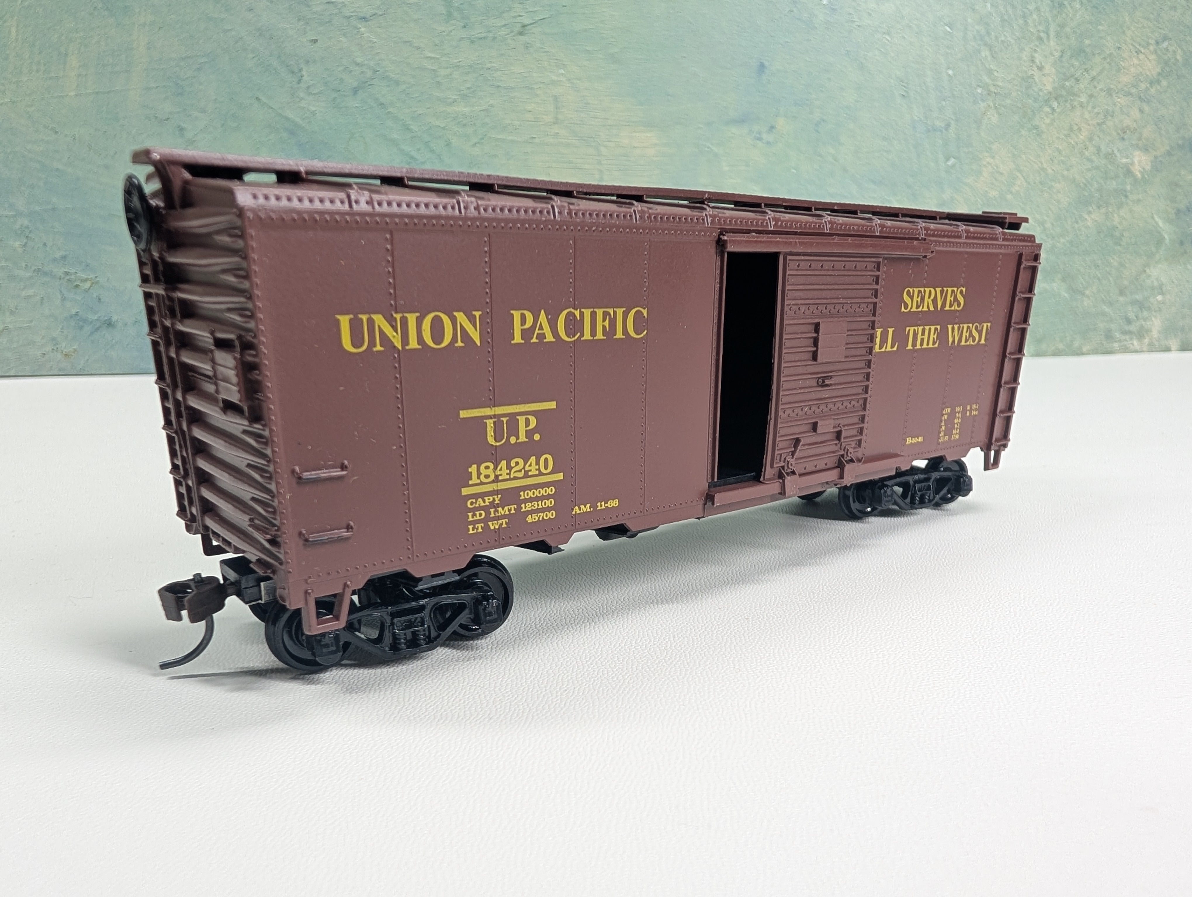 USED Athearn 5012 HO Scale 40' AAR Box Car Union Pacific UP #184240