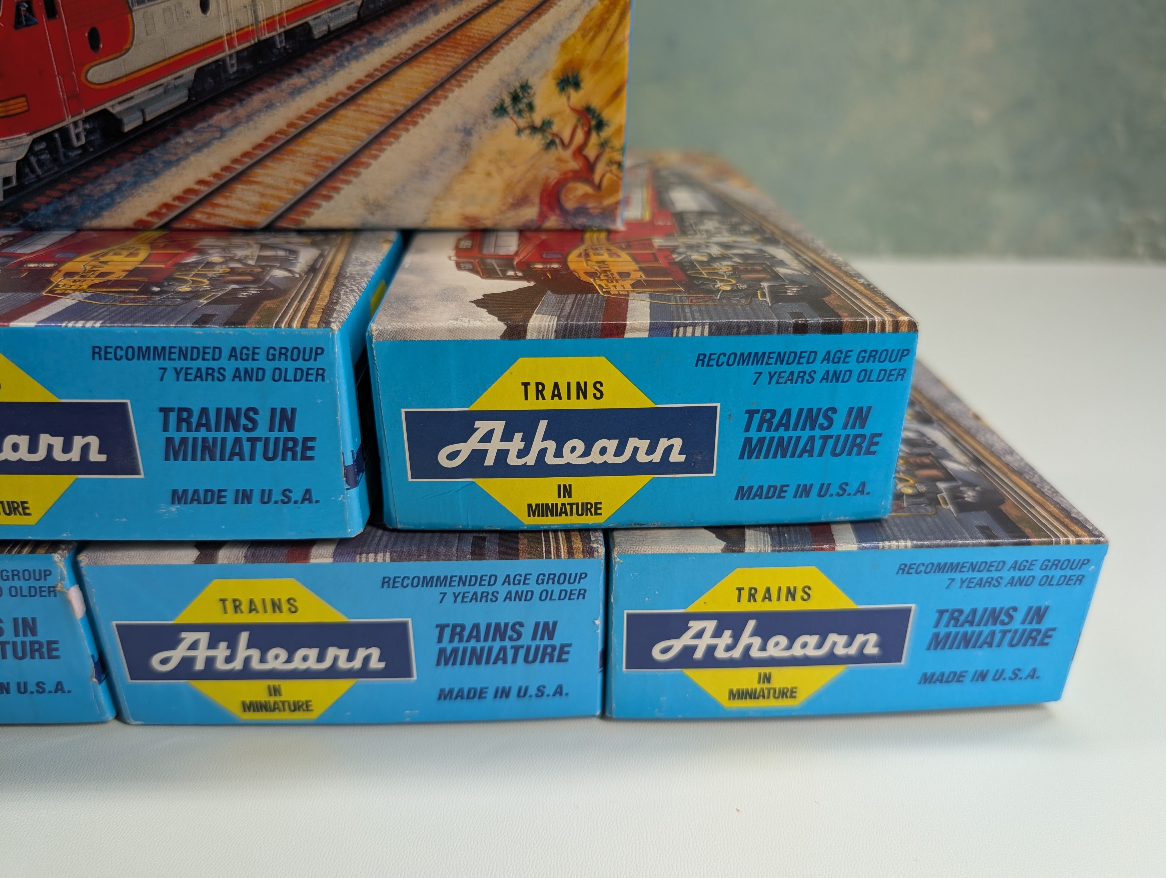 USED Roundhouse HO Scale Empty Train Boxes for Storage (8 pcs)