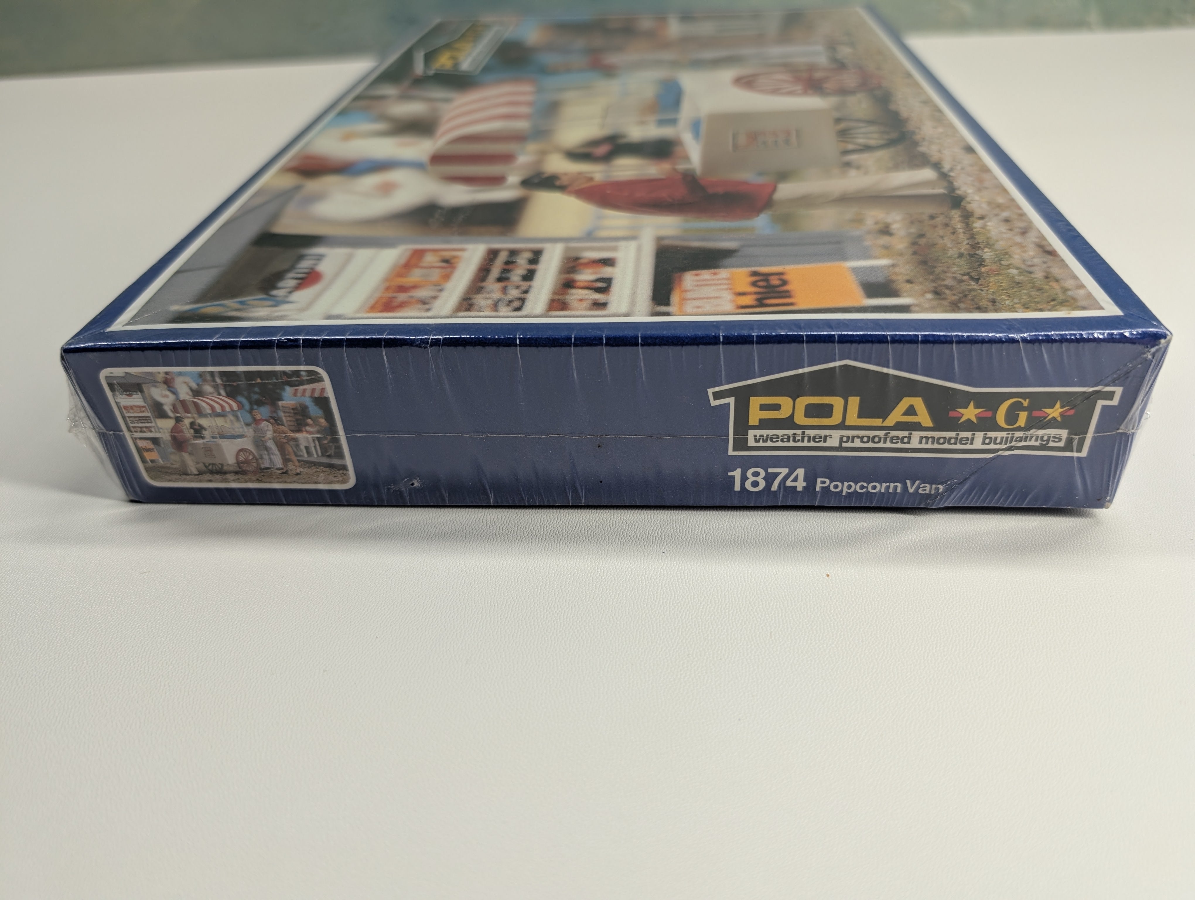 Pola 1874 G Scale Carnival Popcorn Van, Popcorn Cart