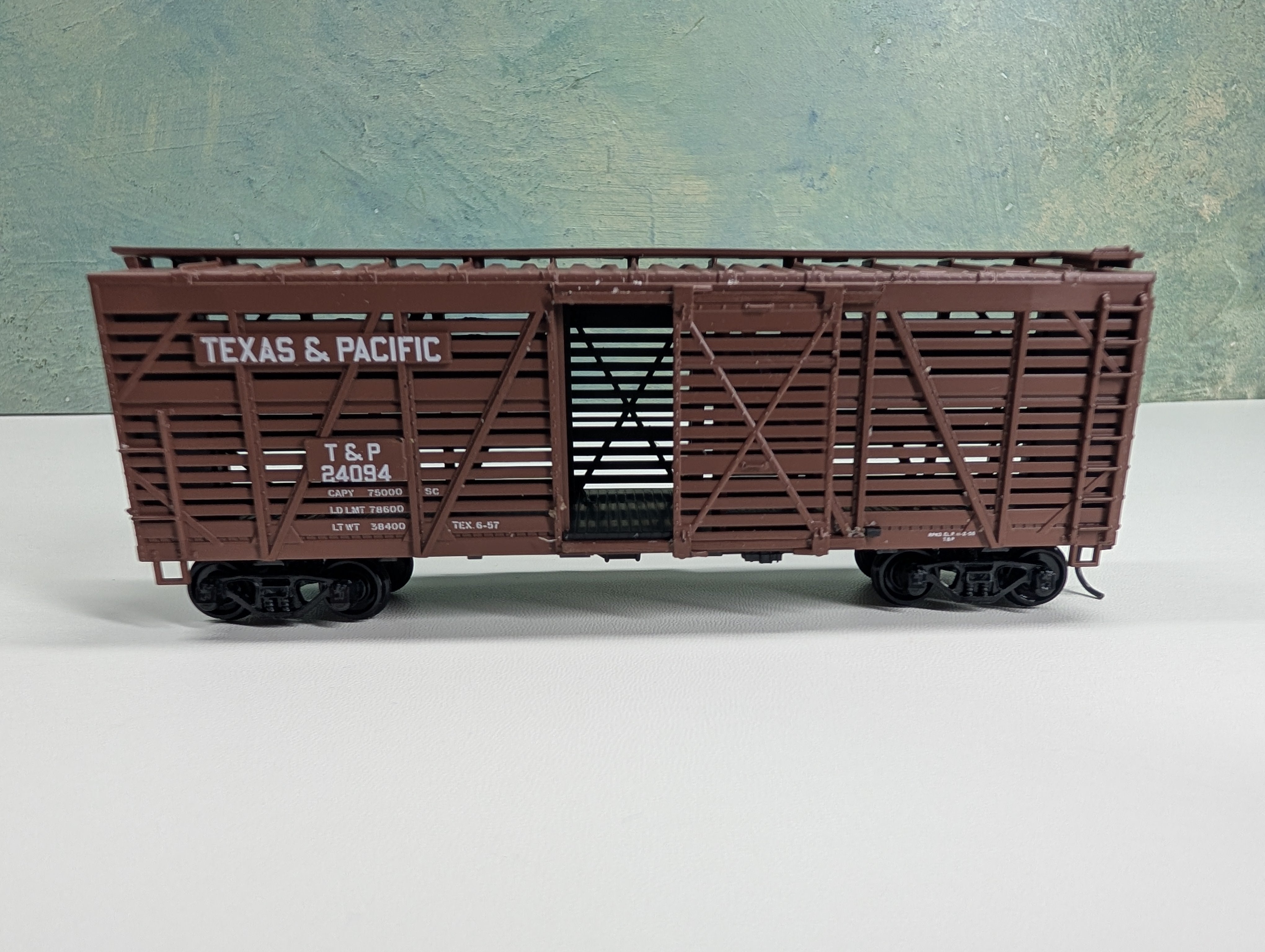 USED Athearn HO Scale 40' Stock Car Texas and Pacific T&P #29094