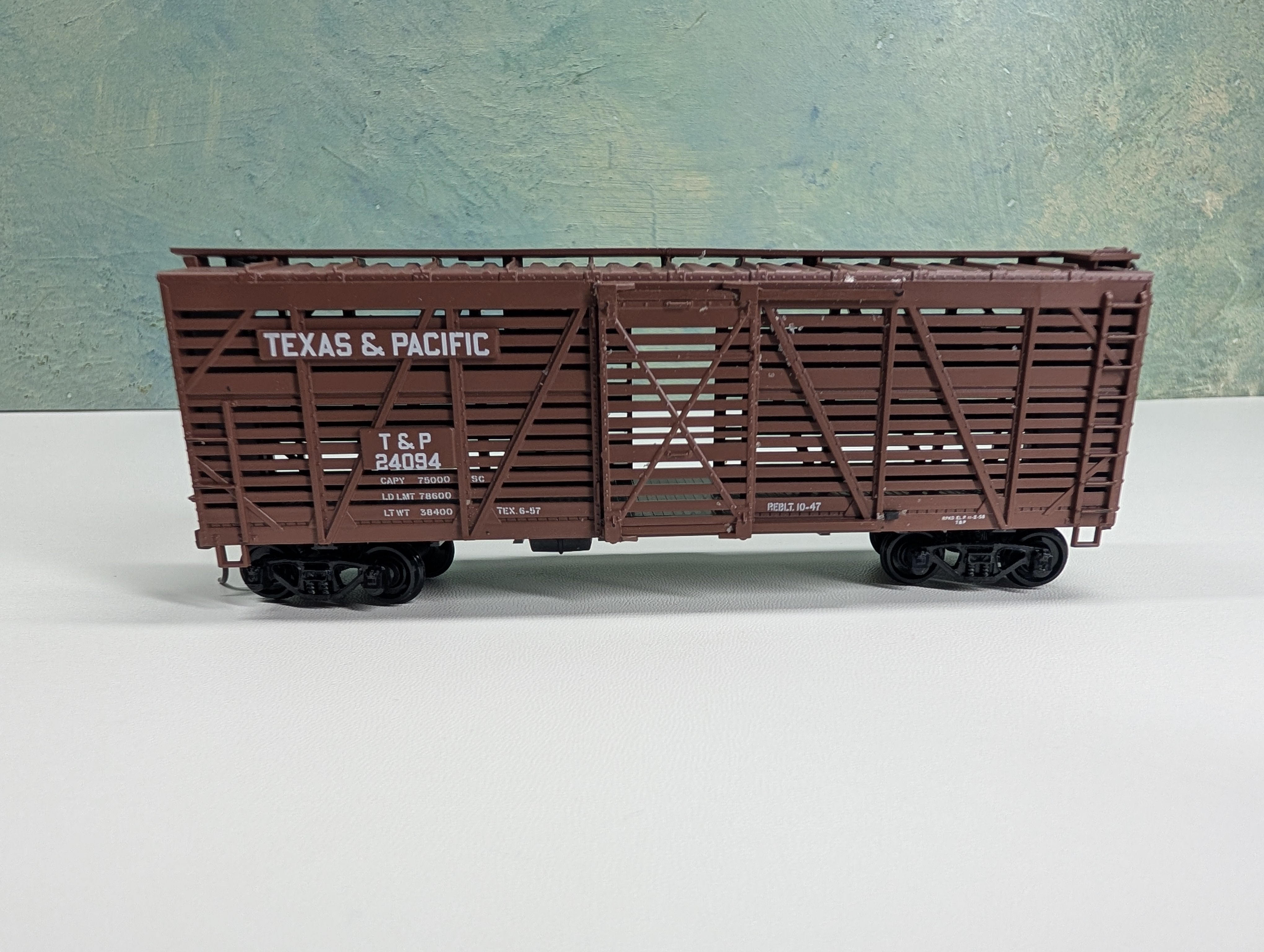 USED Athearn HO Scale 40' Stock Car Texas and Pacific T&P #29094