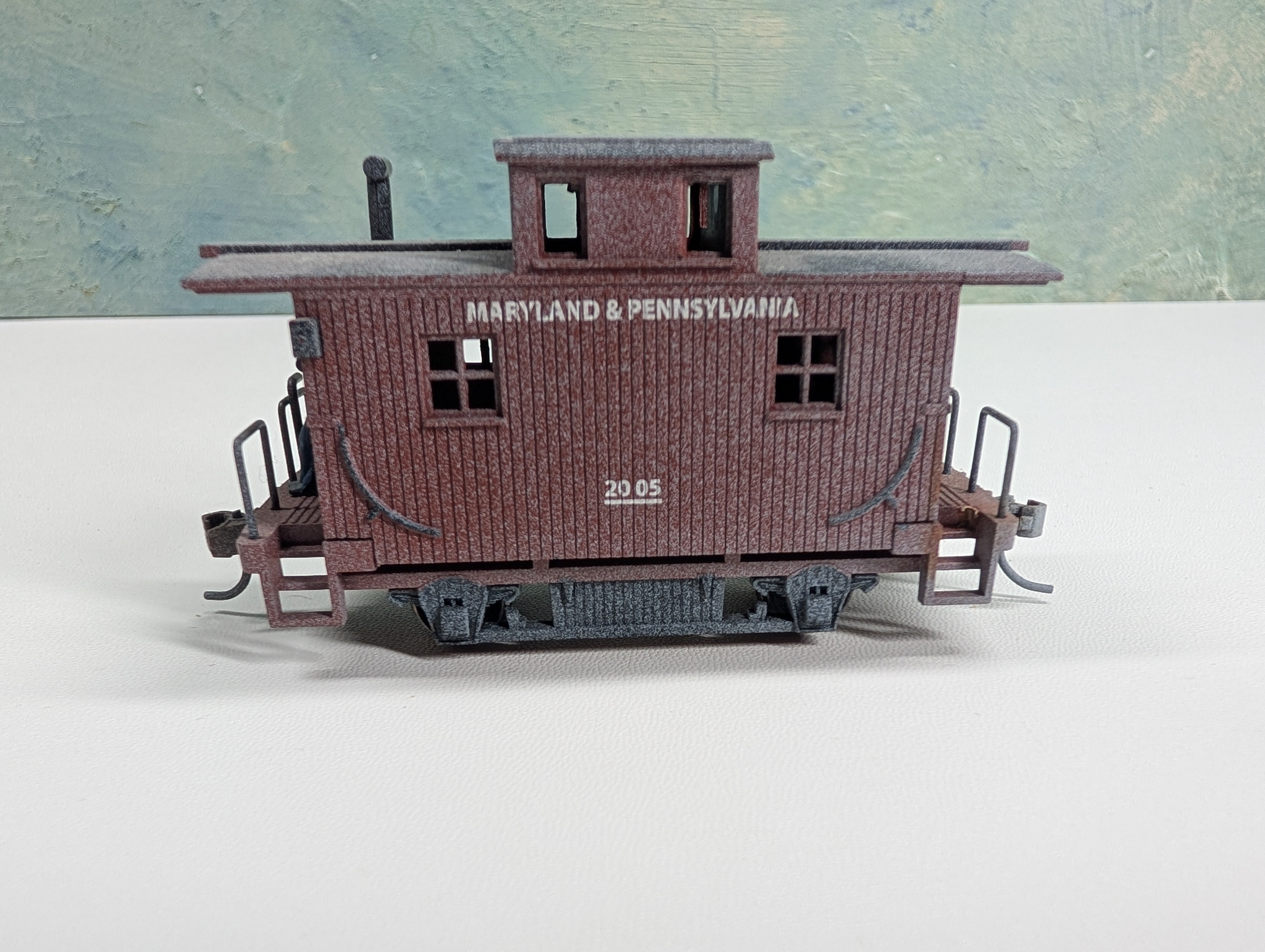 USED HO Scale Bobber Caboose w/ Figure Maryland & Pennsylvania #2005 Weathered