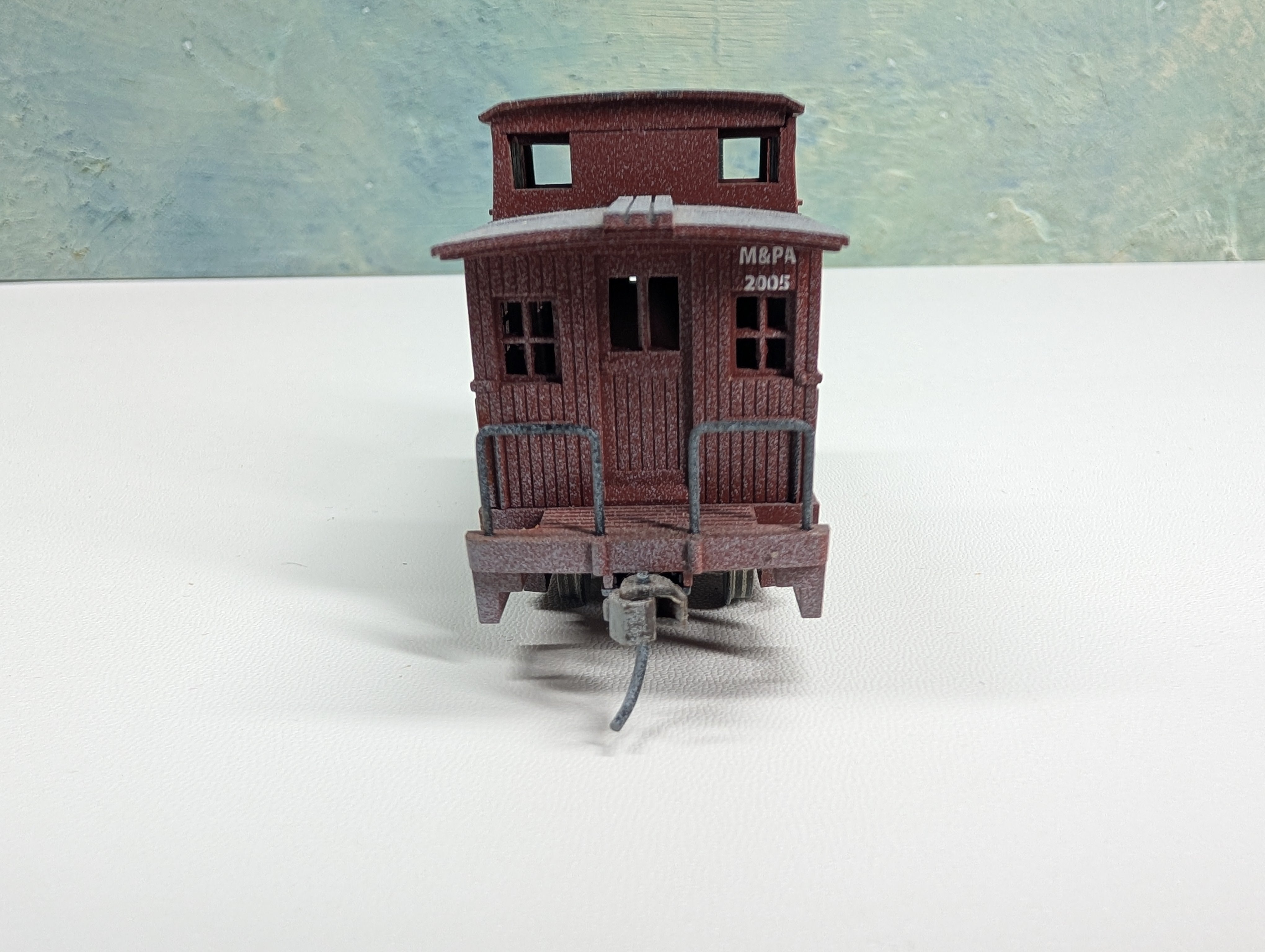 USED HO Scale Bobber Caboose w/ Figure Maryland & Pennsylvania #2005 Weathered