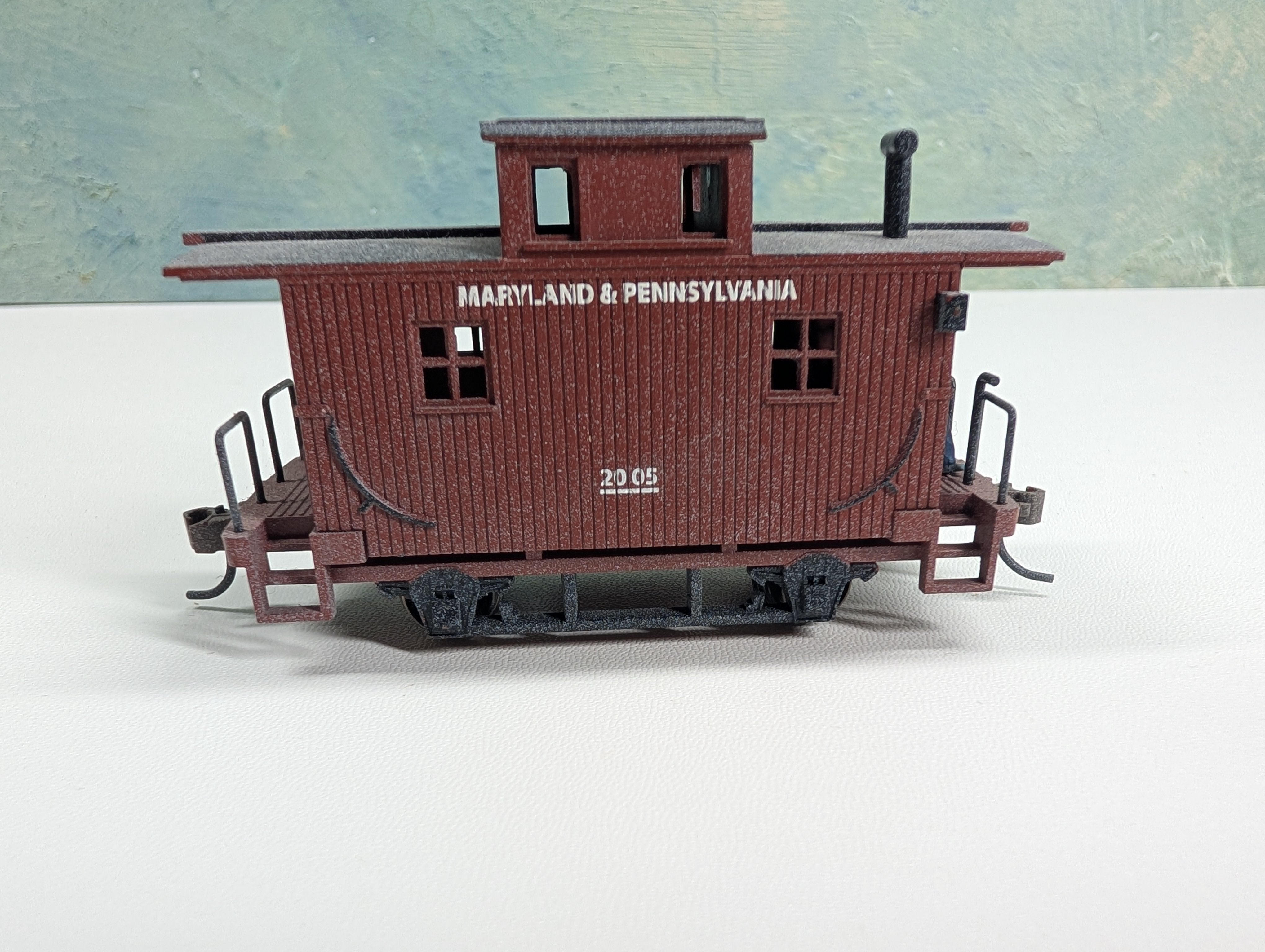 USED HO Scale Bobber Caboose w/ Figure Maryland & Pennsylvania #2005 Weathered