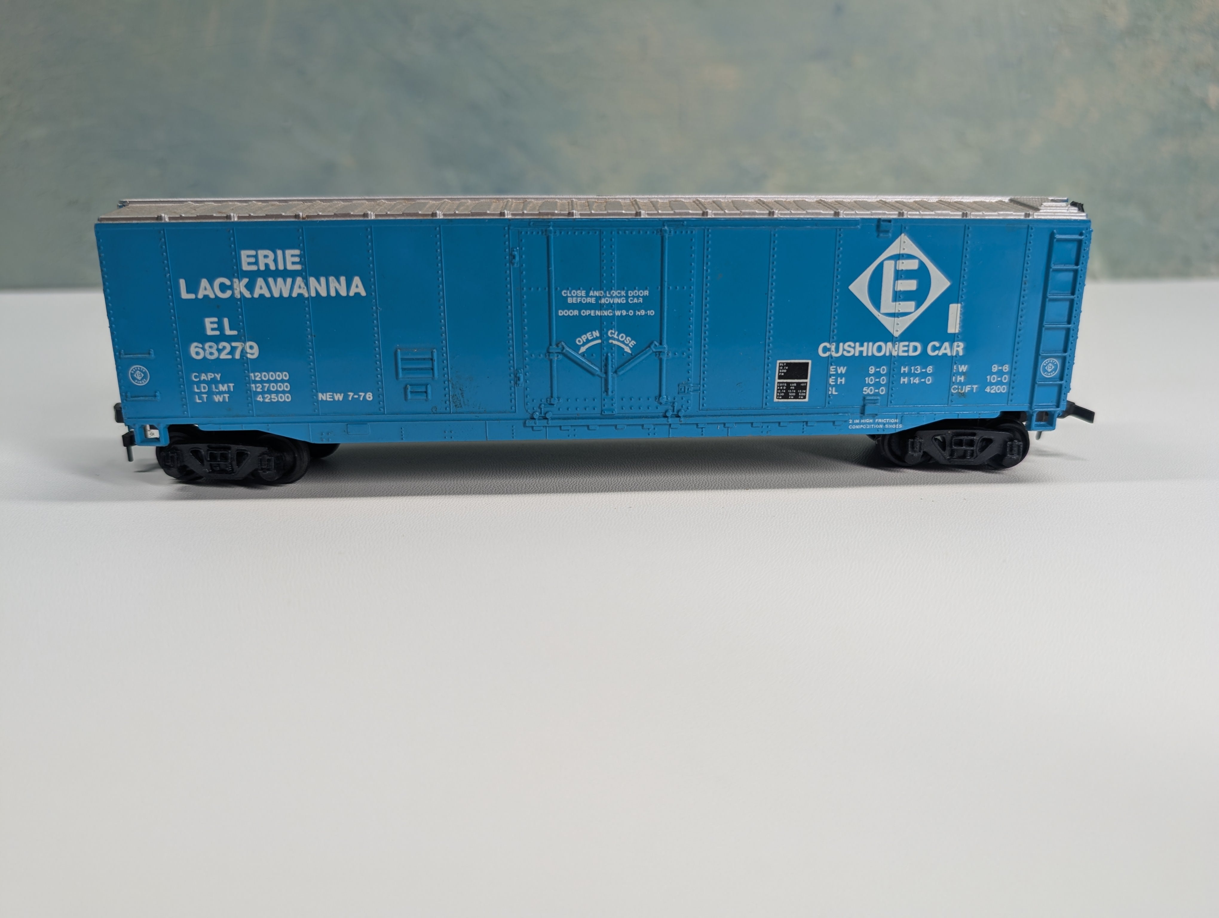 USED Bachmann HO Scale 50' Box Car Erie Lackawanna EL #68279