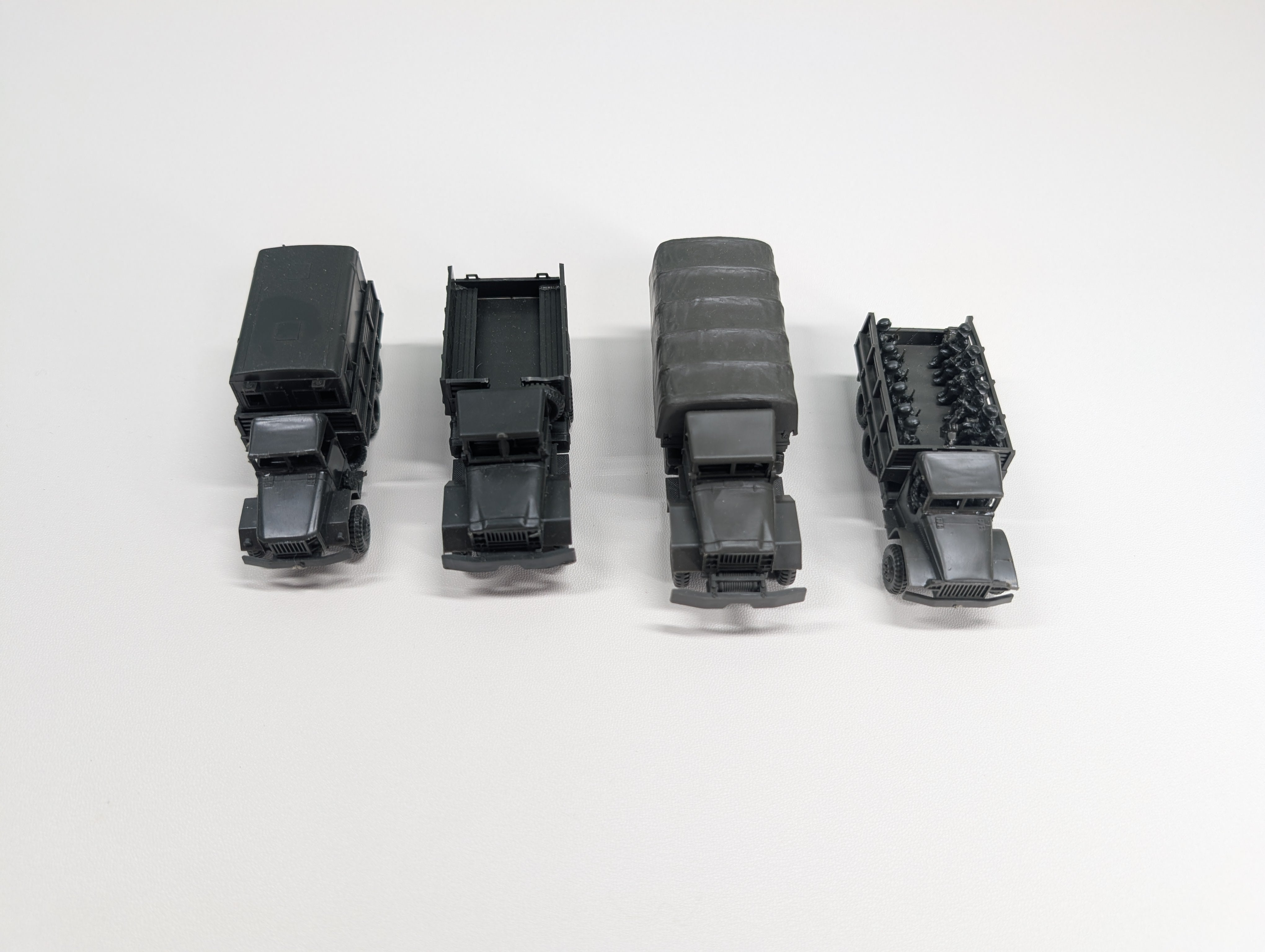 USED Roco HO Scale Lot of Army Vehicles w/ Figures (4 pcs)