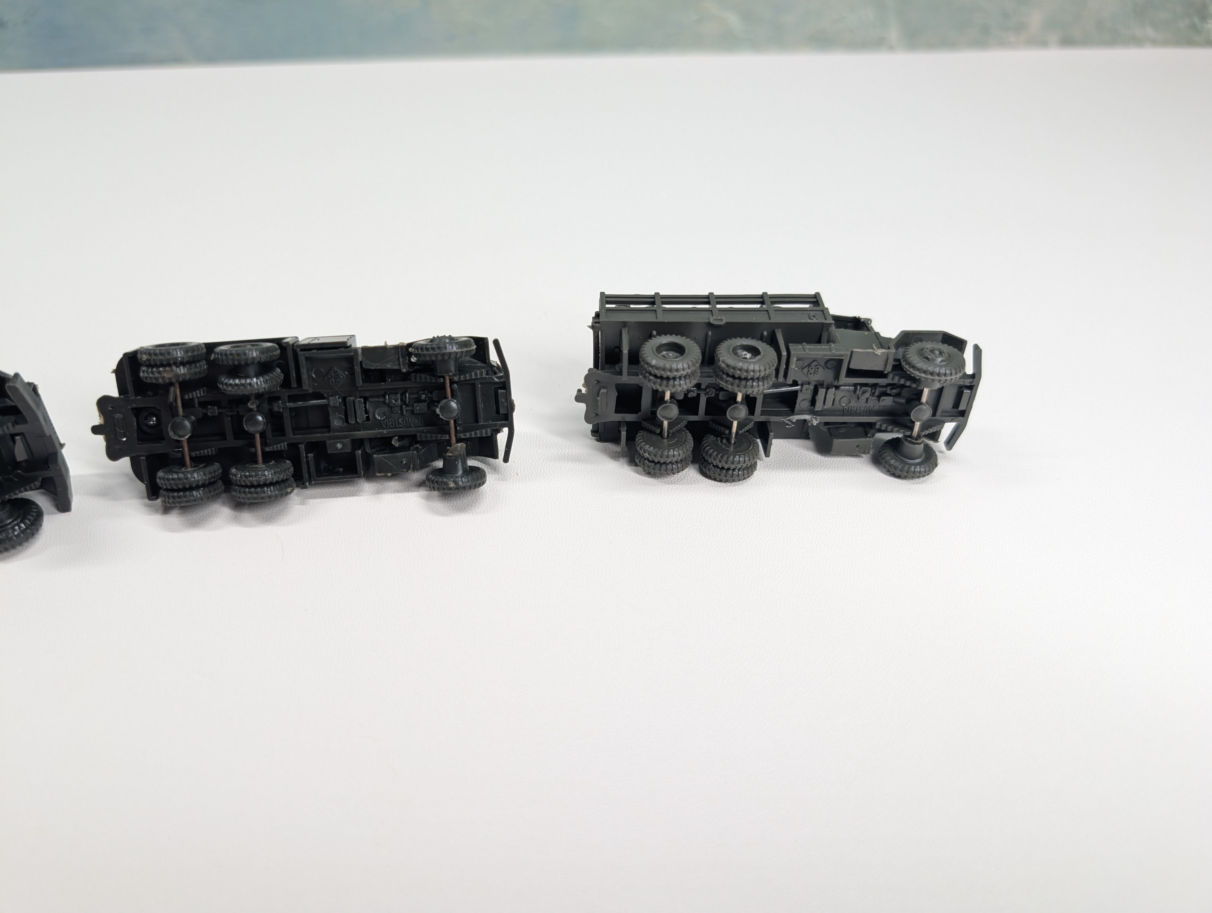 USED Roco HO Scale Lot of Army Vehicles w/ Figures (4 pcs)