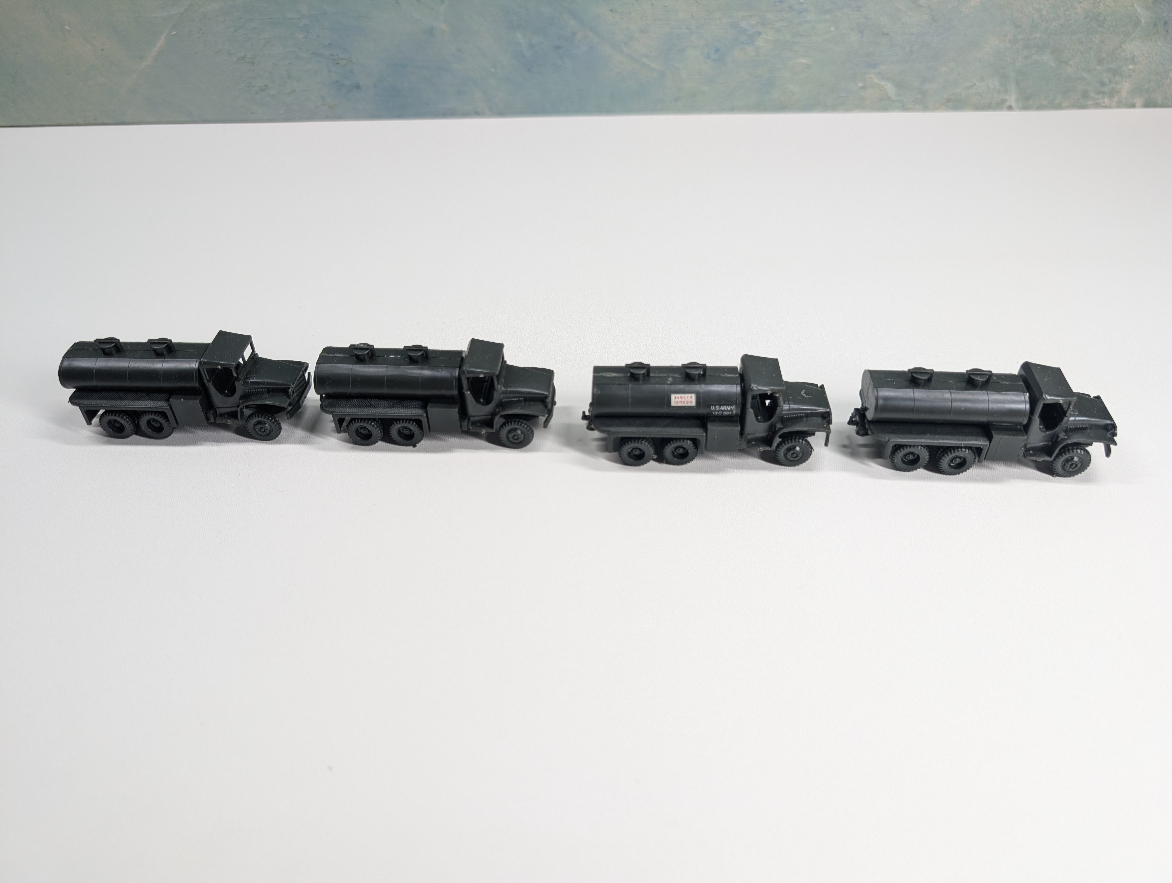 USED Roco HO Scale Lot of Army Vehicles (4 pcs)