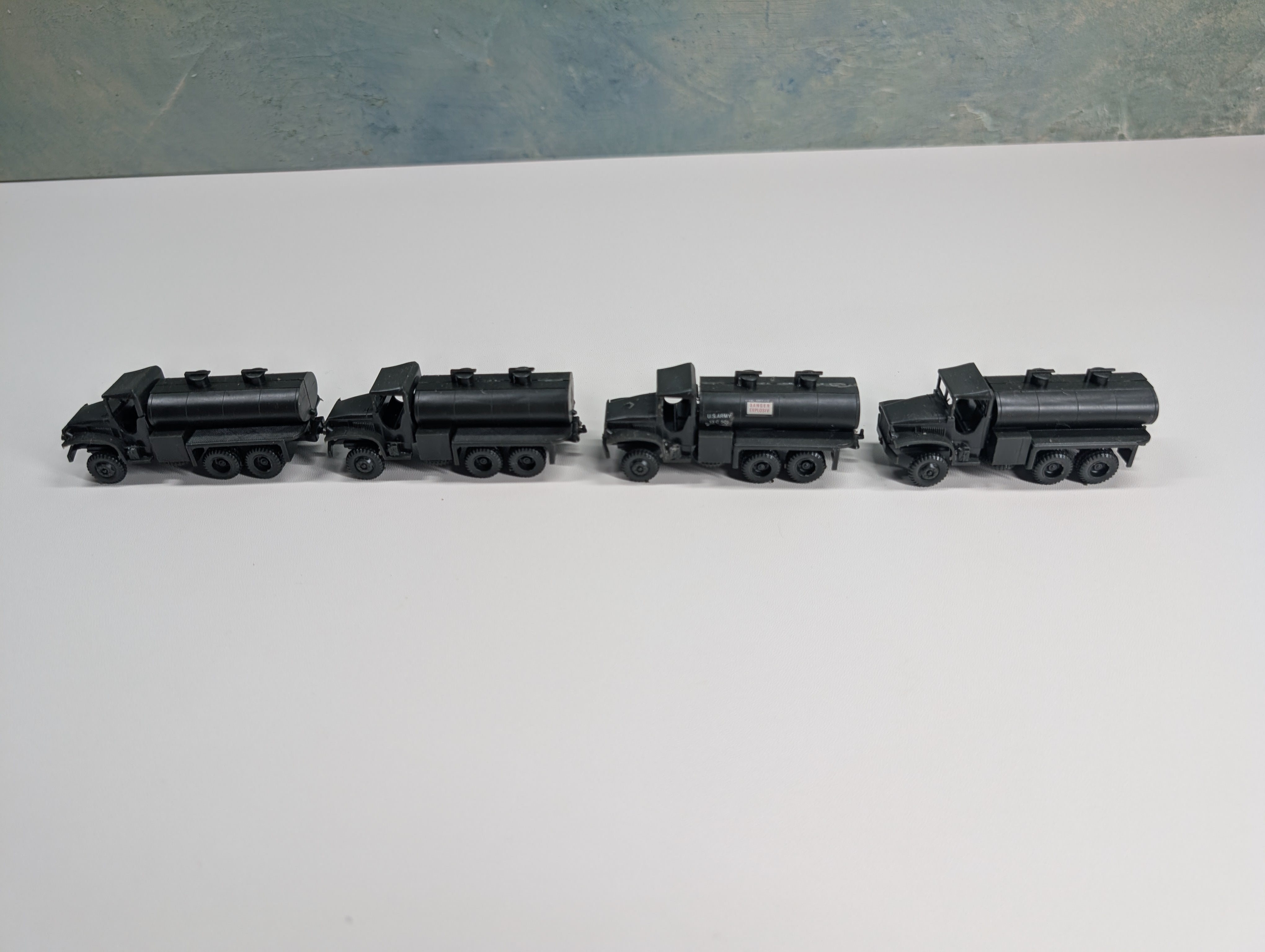 USED Roco HO Scale Lot of Army Vehicles (4 pcs)