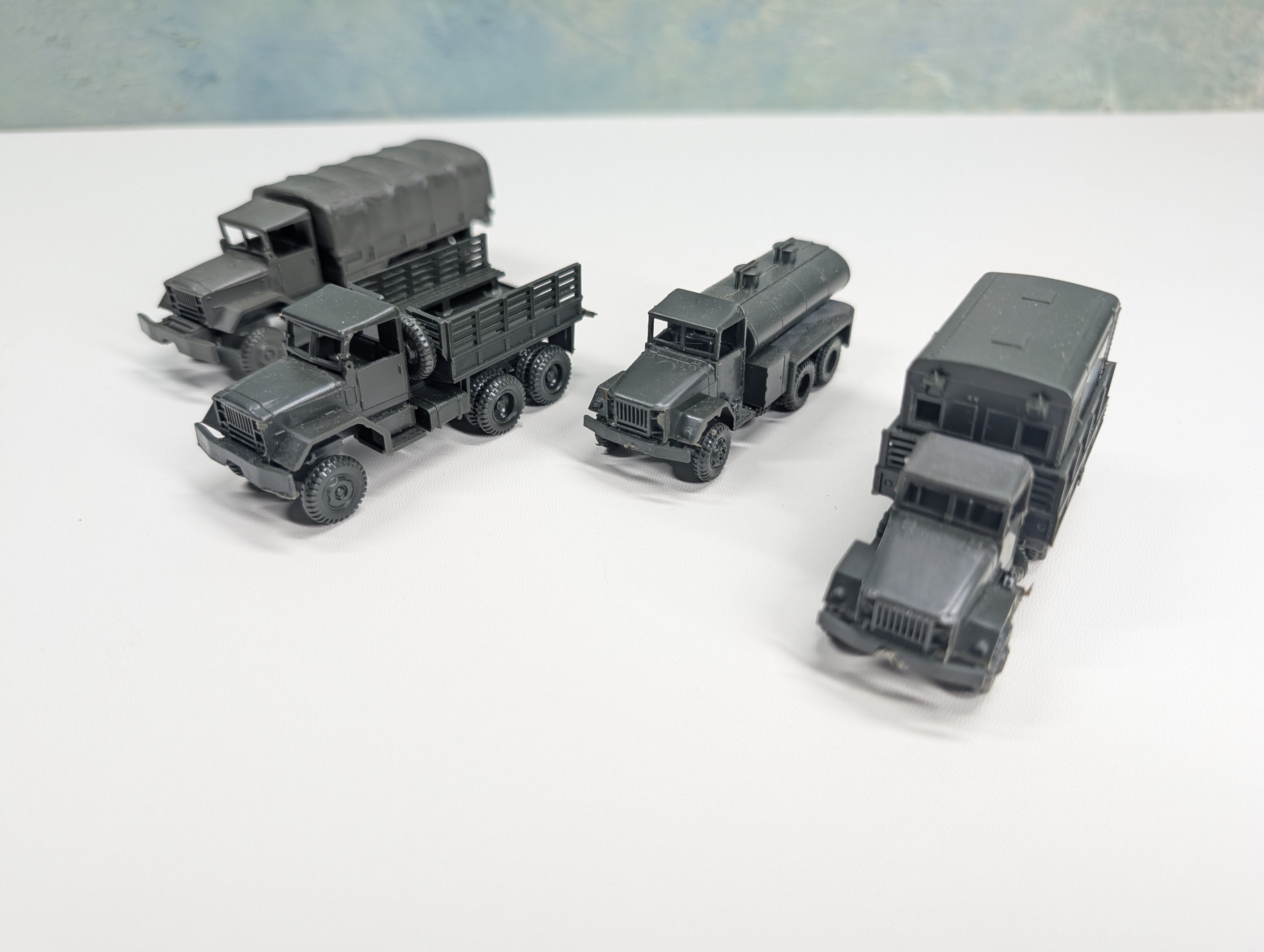 USED Roco HO Scale Lot of Army Vehicles (4 pcs)