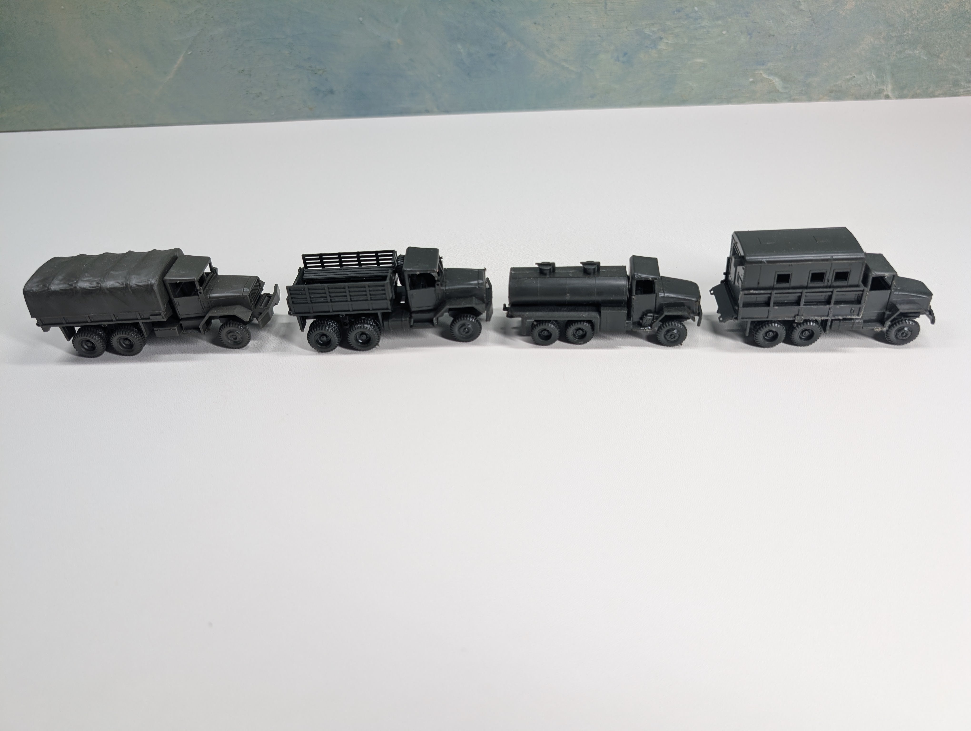 USED Roco HO Scale Lot of Army Vehicles (4 pcs)