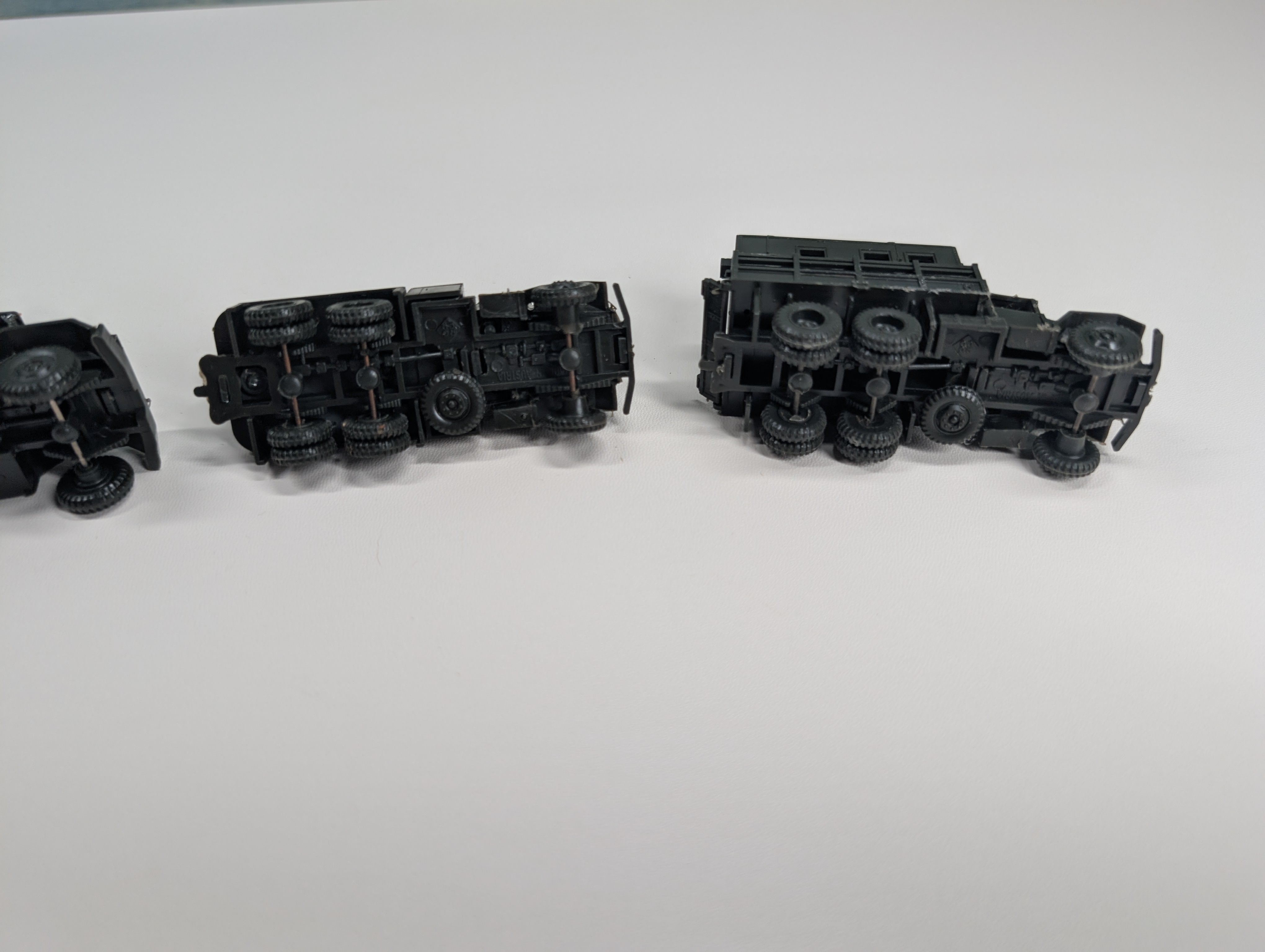 USED Roco HO Scale Lot of Army Vehicles (4 pcs)