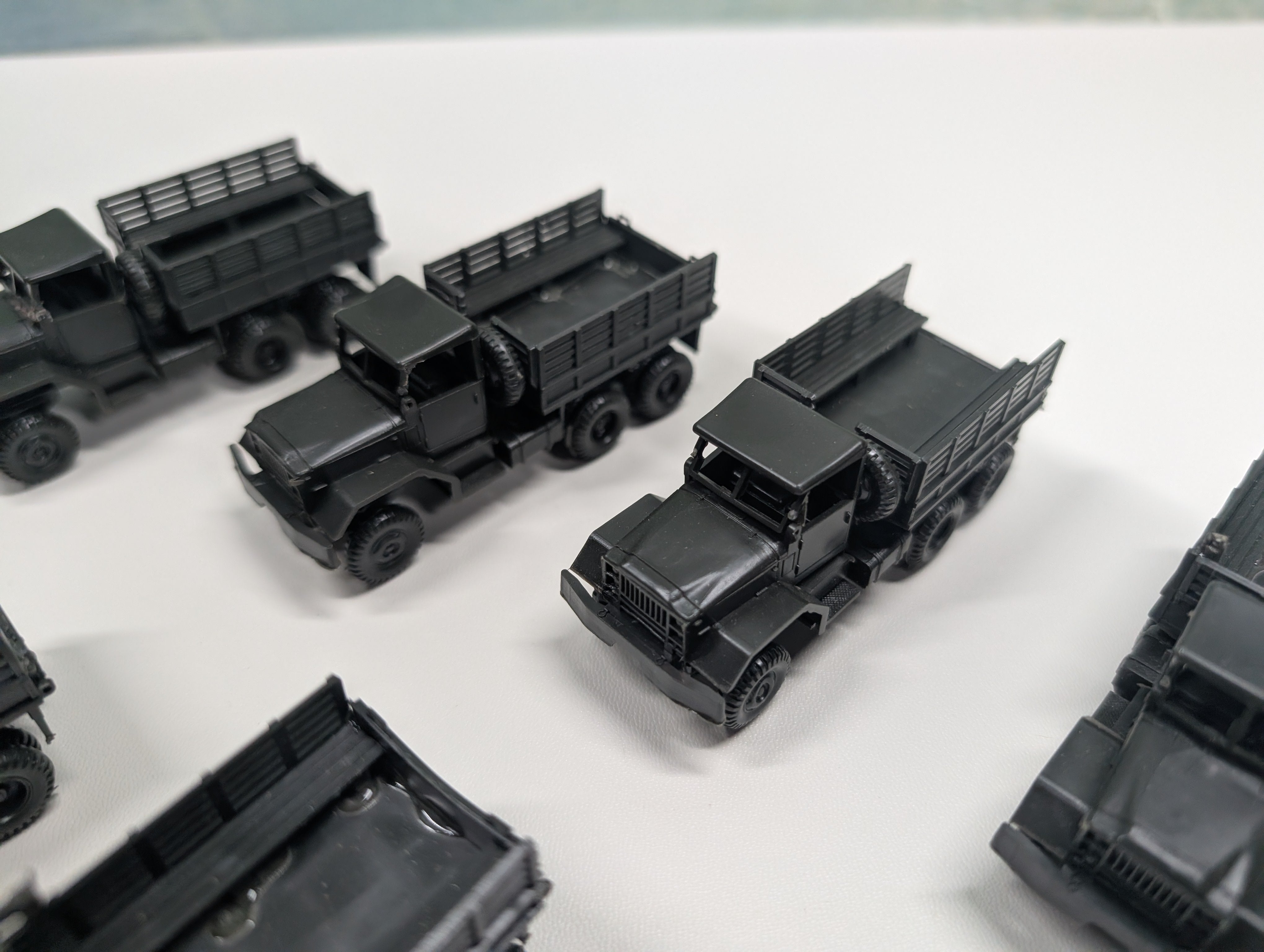 USED Roco HO Scale Lot of Army Vehicles (9 pcs)