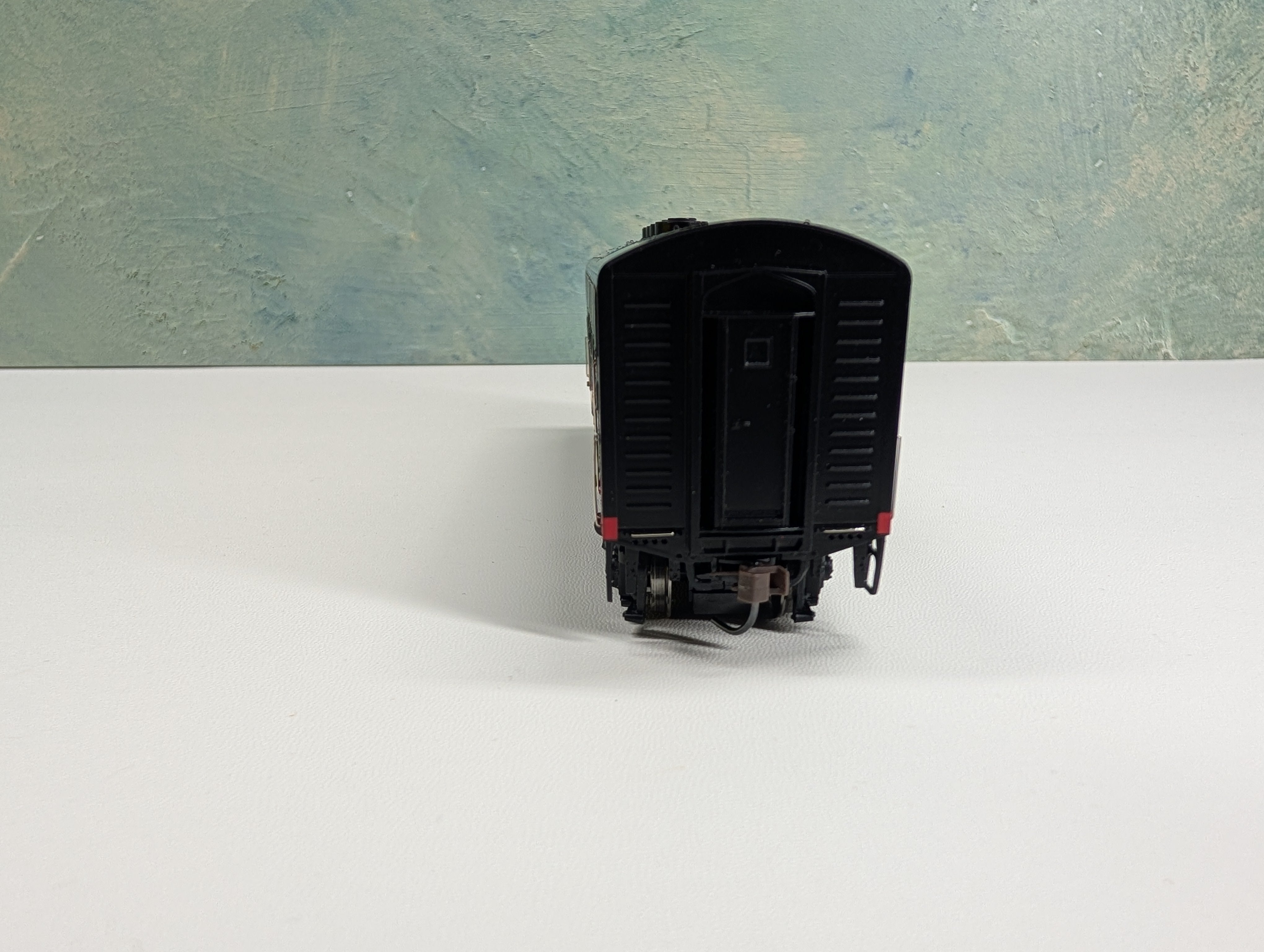 USED Athearn Genesis #G25011 HO Scale F3B Diesel Locomotive Southern Pacific #8003 Runs Great DC