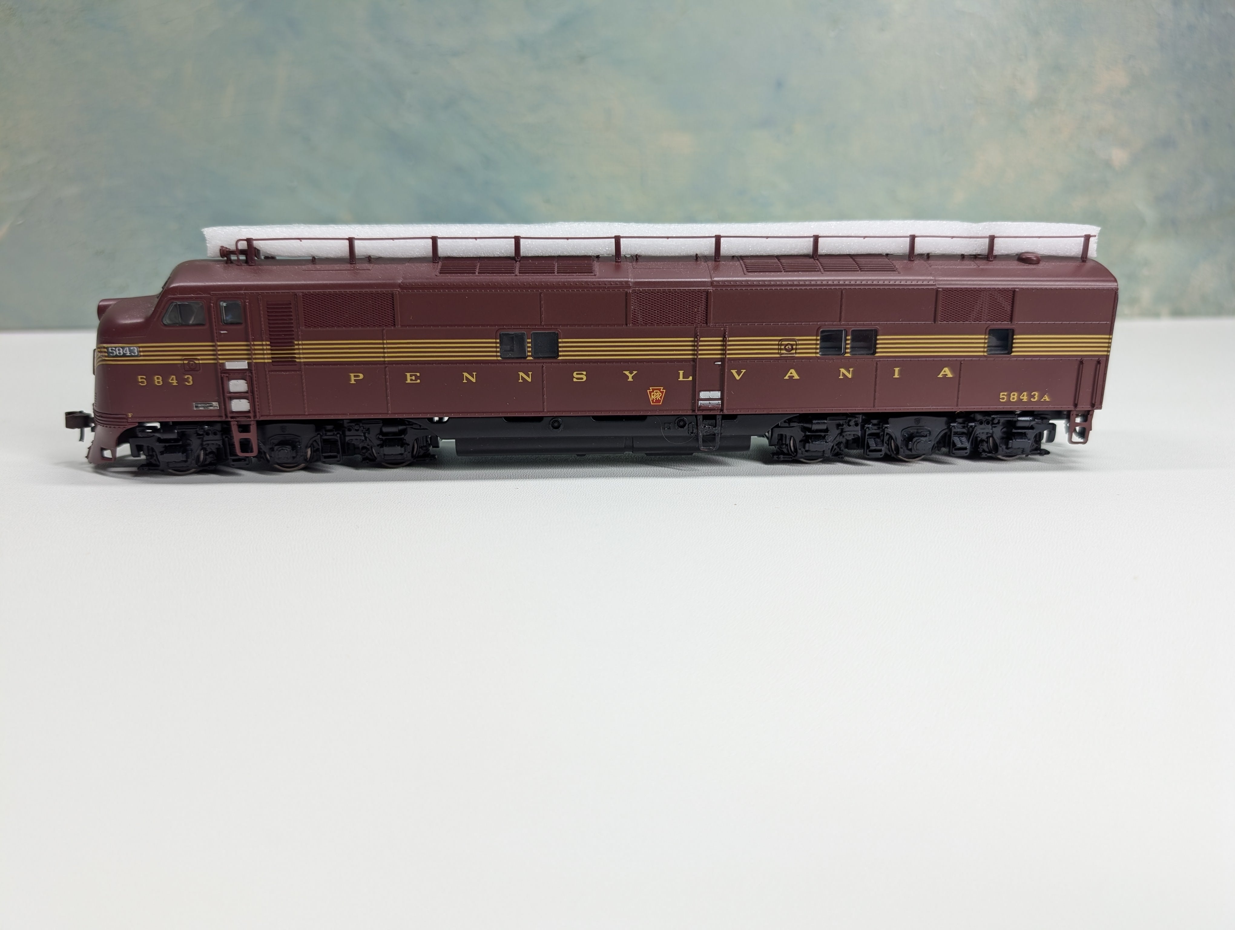 USED Broadway Limited 755 HO Scale E7A Tuscan Red Diesel Locomotive Pennsylvania #5843A Runs Great DCC