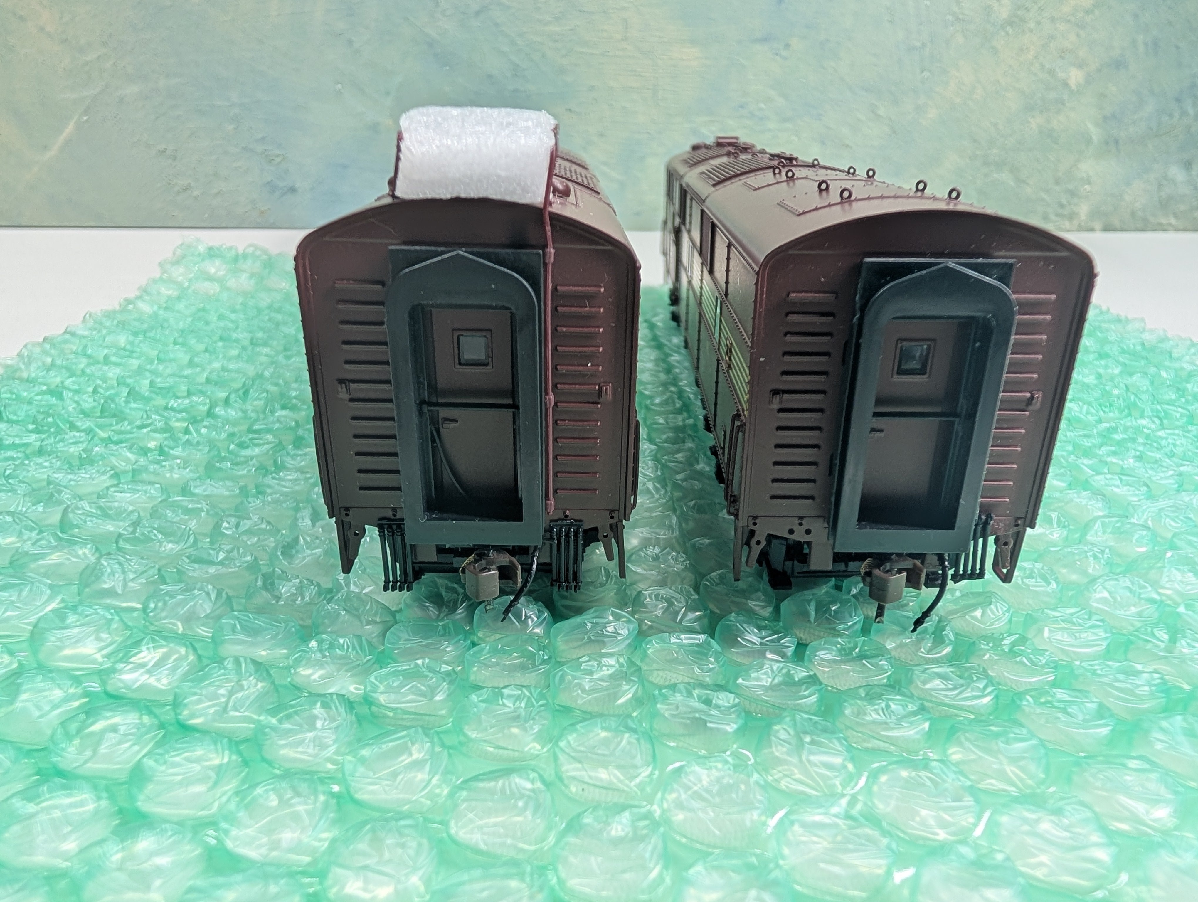 USED Broadway Limited 732 HO Scale E7A E7B Tuscan Red Diesel Locomotive Set Pennsylvania #5842A, 5842B Runs Great DCC