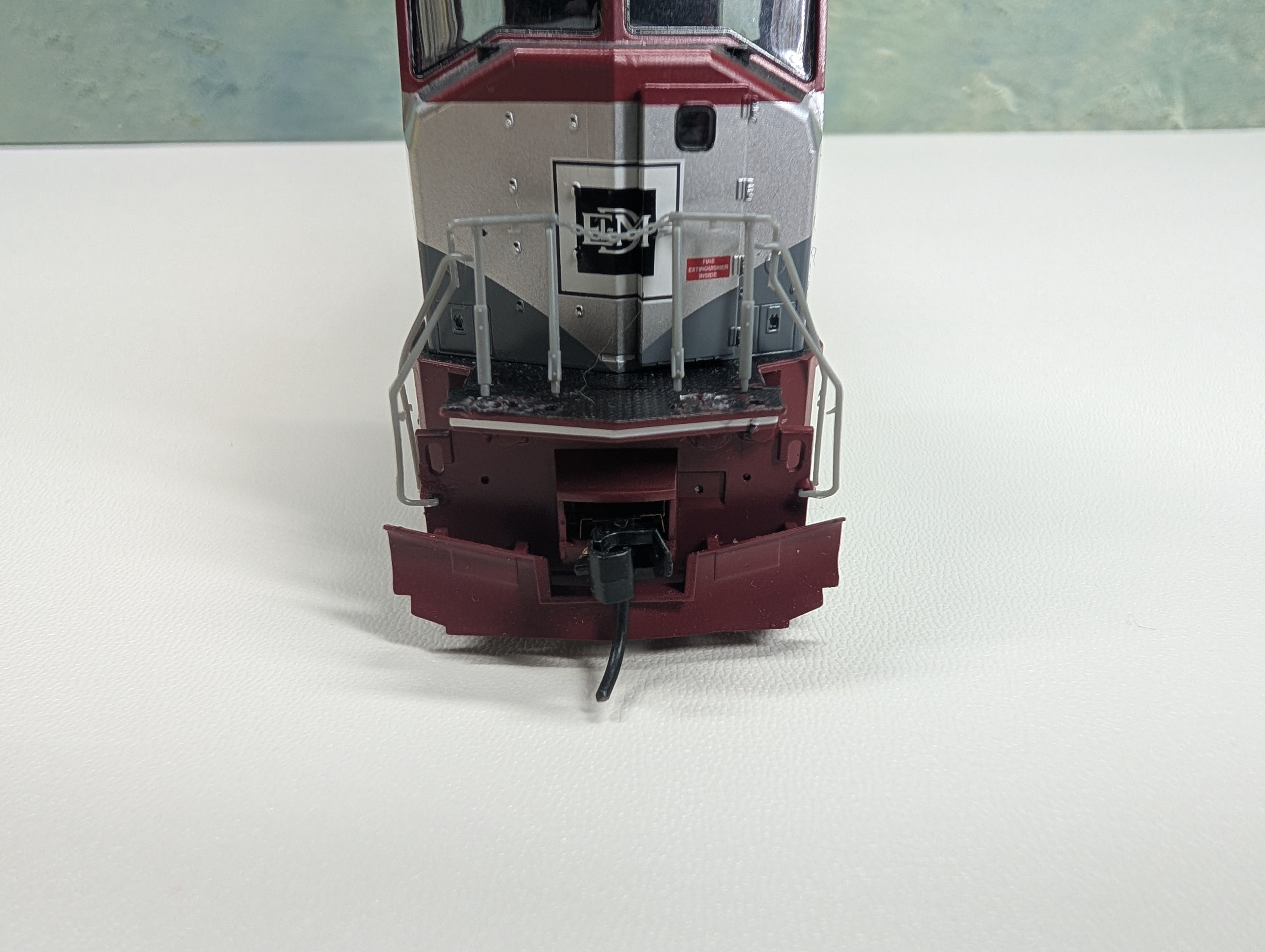 USED Athearn Genesis #0G6117 HO Scale SD70M EMD Demo Diesel Locomotive Electro-Motive #7001 Runs Great DC