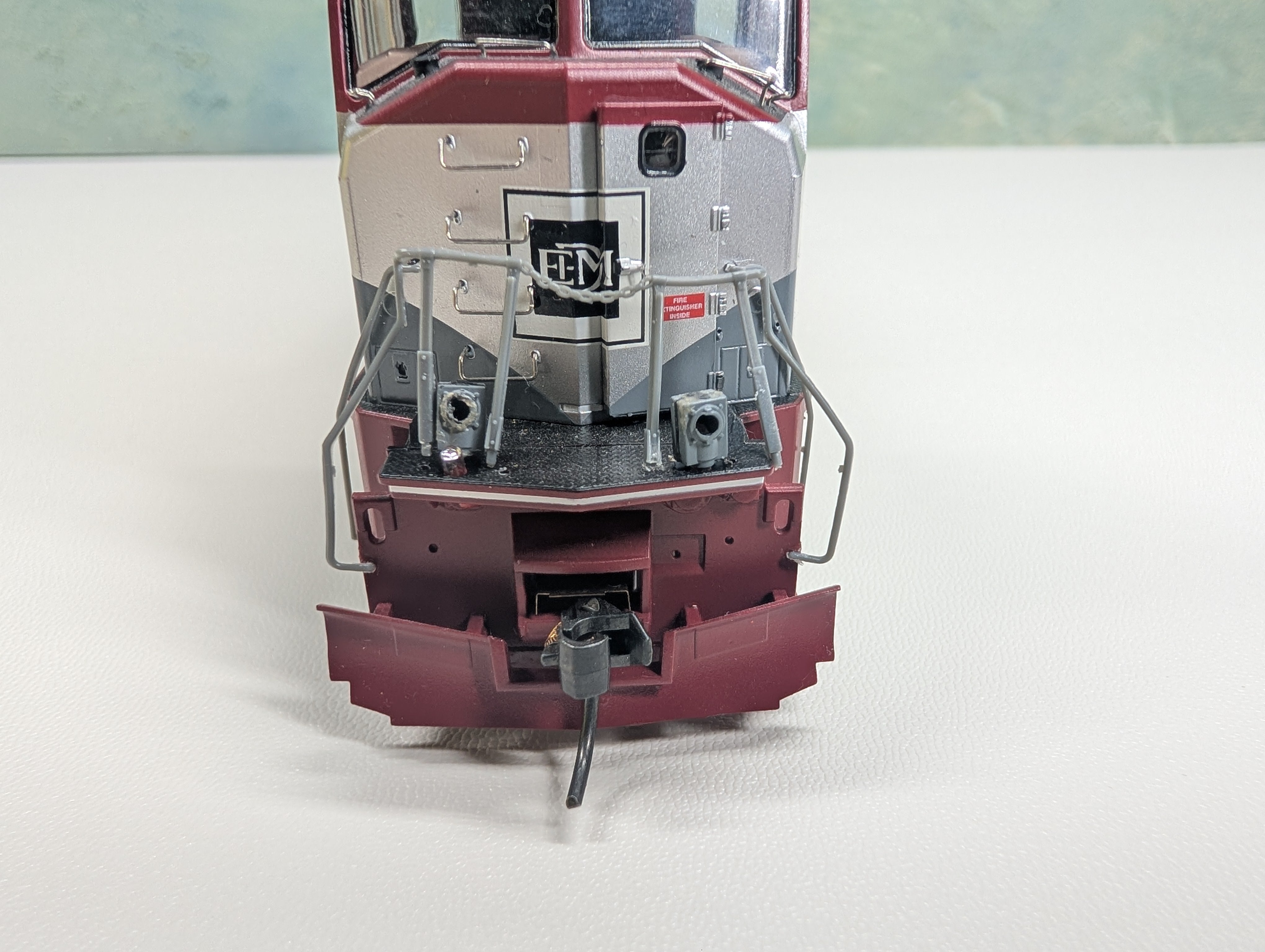 USED Athearn Genesis #0G6116 HO Scale SD70M EMD Demo Diesel Locomotive Electro-Motive #7000 Runs Great DC