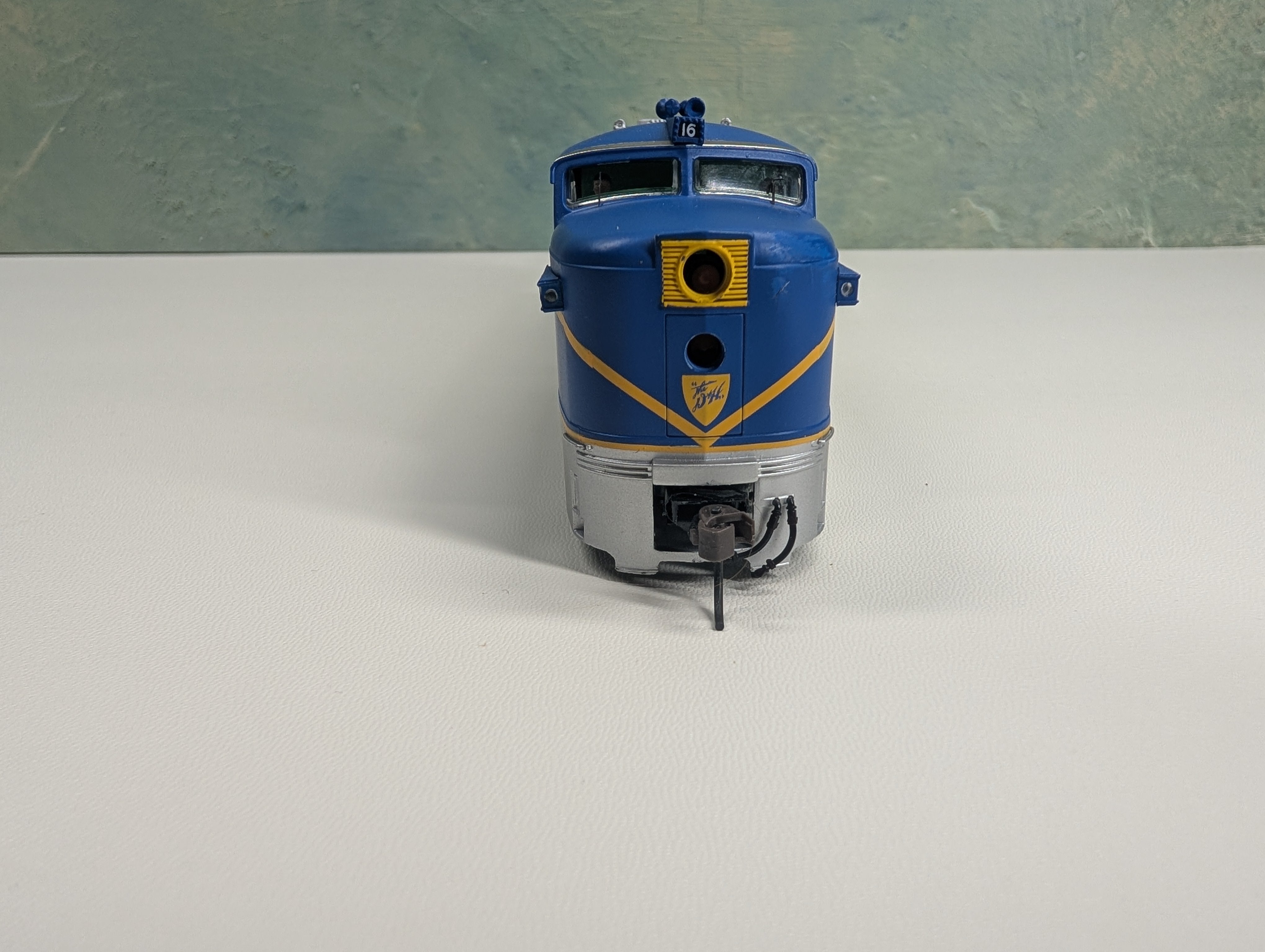 USED Precision Craft Models 358 HO Scale Alco PA2 Diesel Locomotive Blue Warbonnet Delaware and Hudson D&H #16 Runs Great DCC