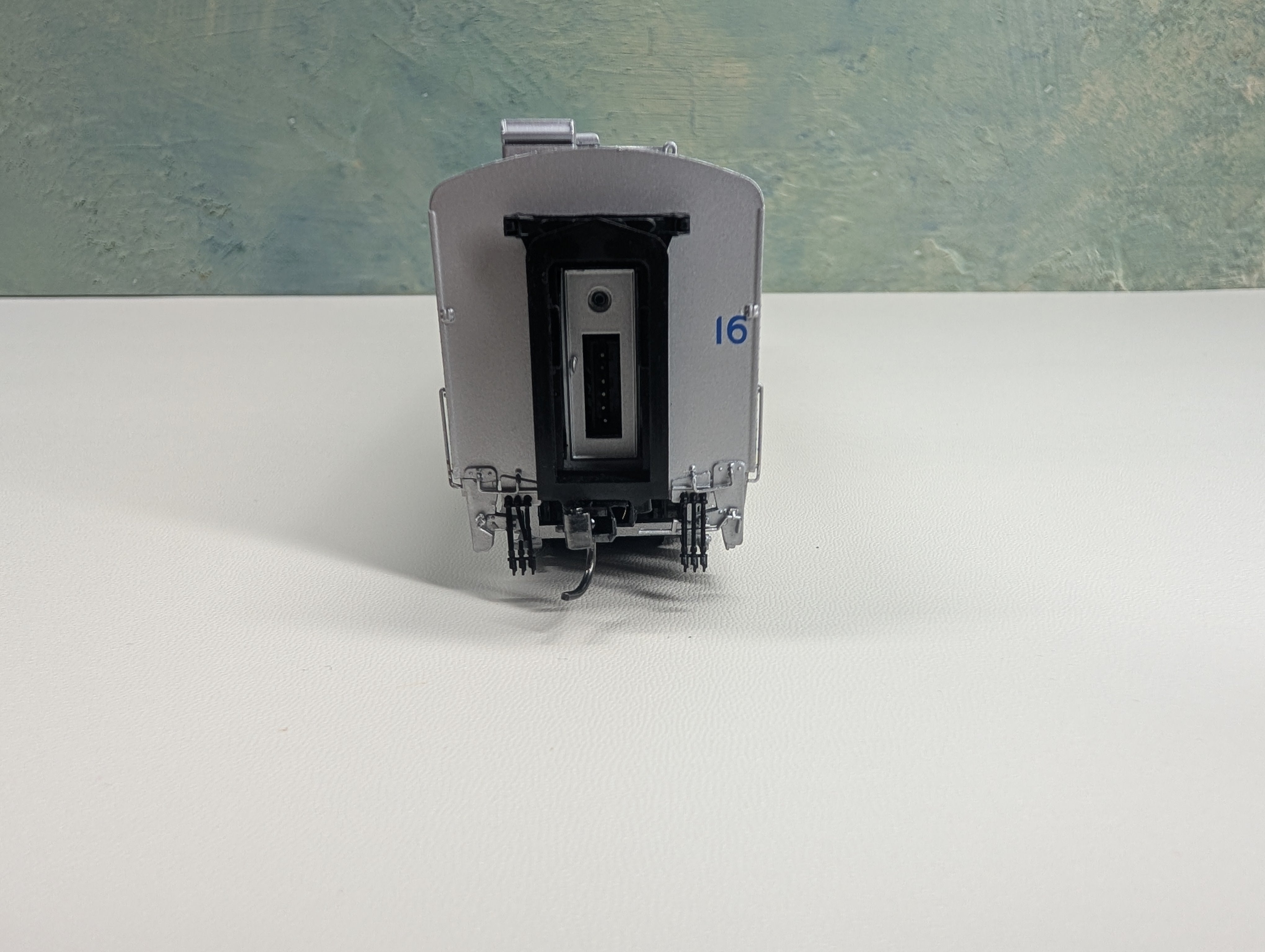 USED Precision Craft Models 358 HO Scale Alco PA2 Diesel Locomotive Blue Warbonnet Delaware and Hudson D&H #16 Runs Great DCC