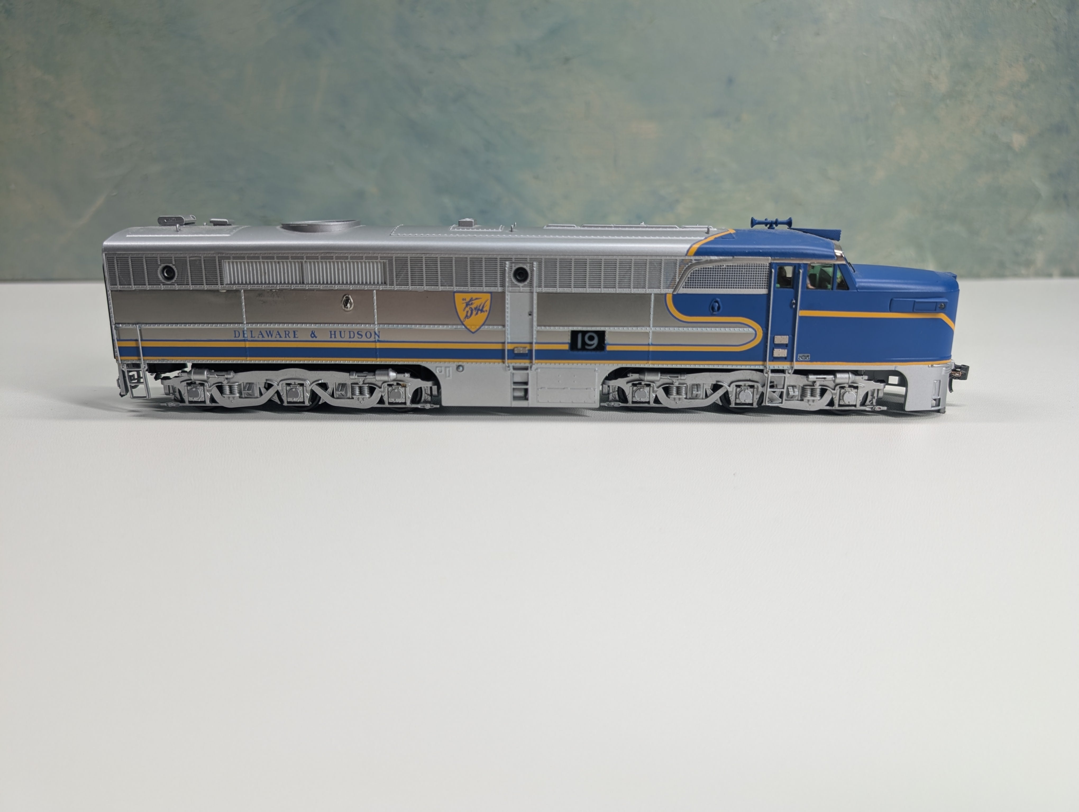 USED Precision Craft Models 359 HO Scale Alco PA2 Diesel Locomotive Blue Warbonnet Delaware and Hudson D&H #19 Runs Great DCC